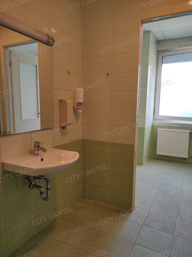 A fájl már létezik a célhelyen: import/kepek/vizjeles_3627399.jpg
Eladó Iroda irodaházban B Budapest, XI. kerület  26 m<sup>2</sup> 42120 millió Ft