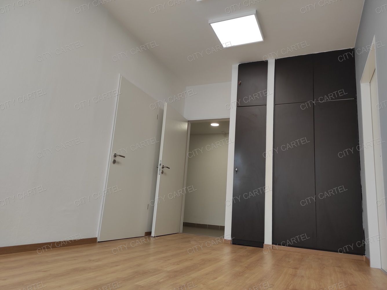 A fájl már létezik a célhelyen: import/kepek/vizjeles_3627400.jpg
Eladó Iroda irodaházban B Budapest, XI. kerület  26 m<sup>2</sup> 42120 millió Ft