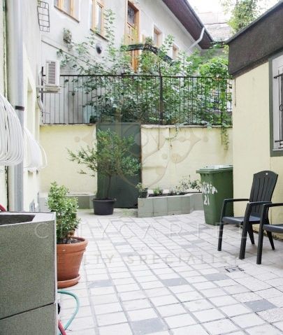 A fájl már létezik a célhelyen: import/kepek/vizjeles_3759761.jpg
Eladó Irodaház Budapest, VII. kerület  1100 m<sup>2</sup> 980 millió Ft