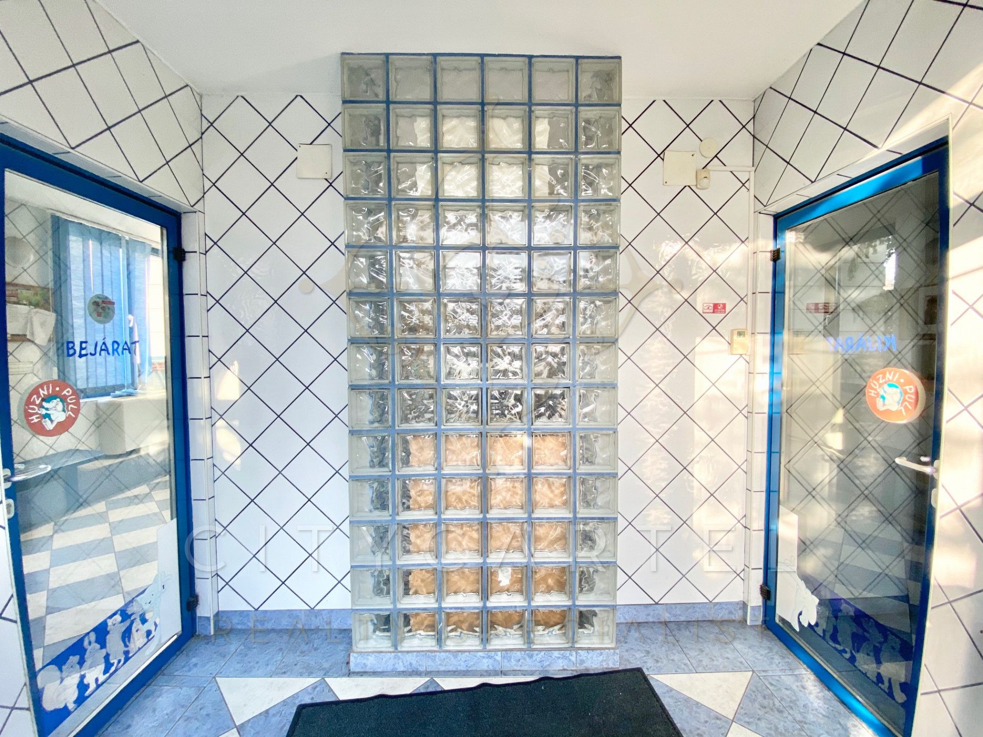 A fájl már létezik a célhelyen: import/kepek/vizjeles_3792840.jpg
Eladó Irodaház Budapest, XI. kerület  670 m<sup>2</sup> 2000000 EUR