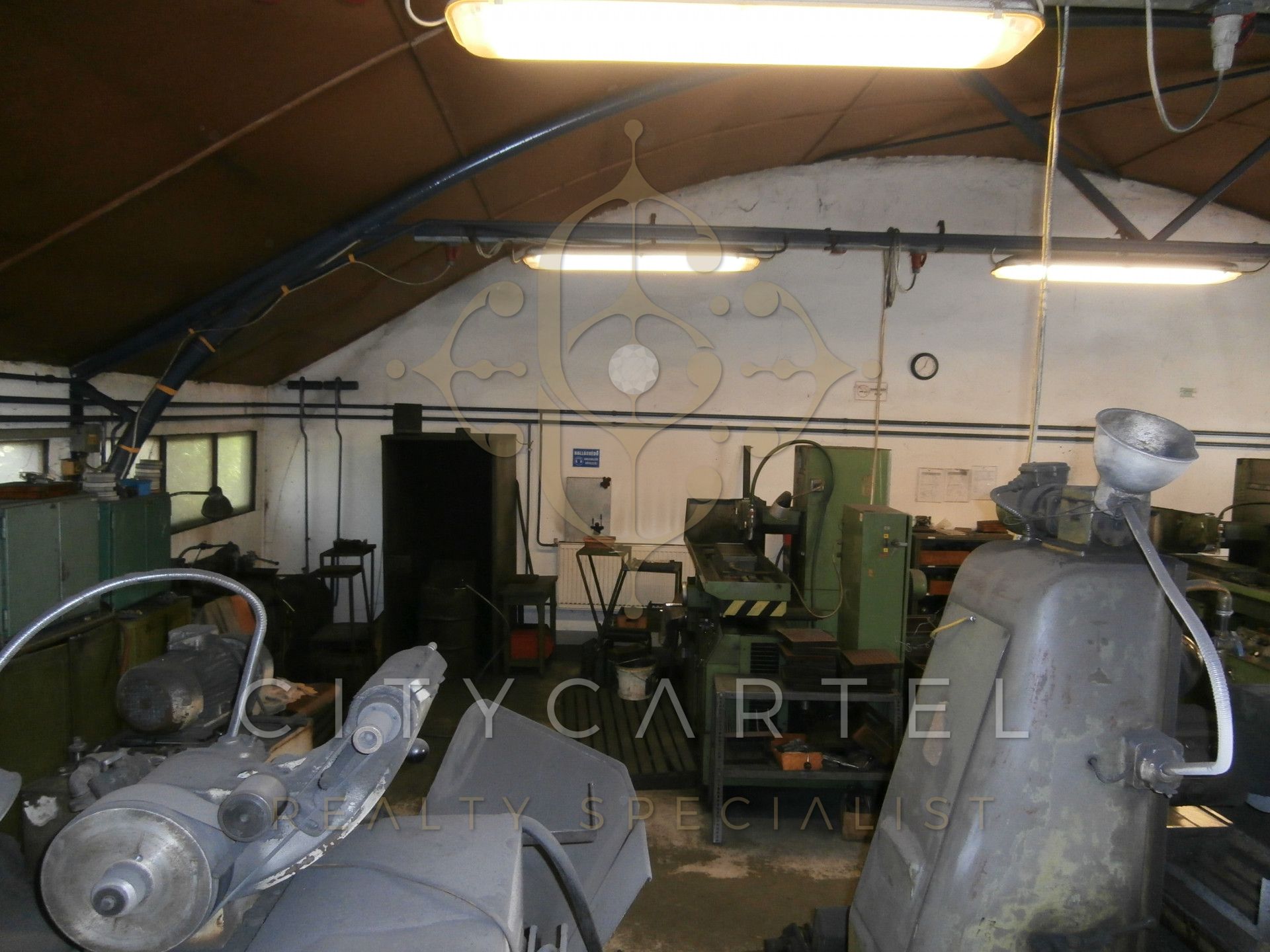 A fájl már létezik a célhelyen: import/kepek/vizjeles_3857237.jpg
For sale Workshop Budapest, XXII. kerület  500 m<sup>2</sup> 365000 EUR