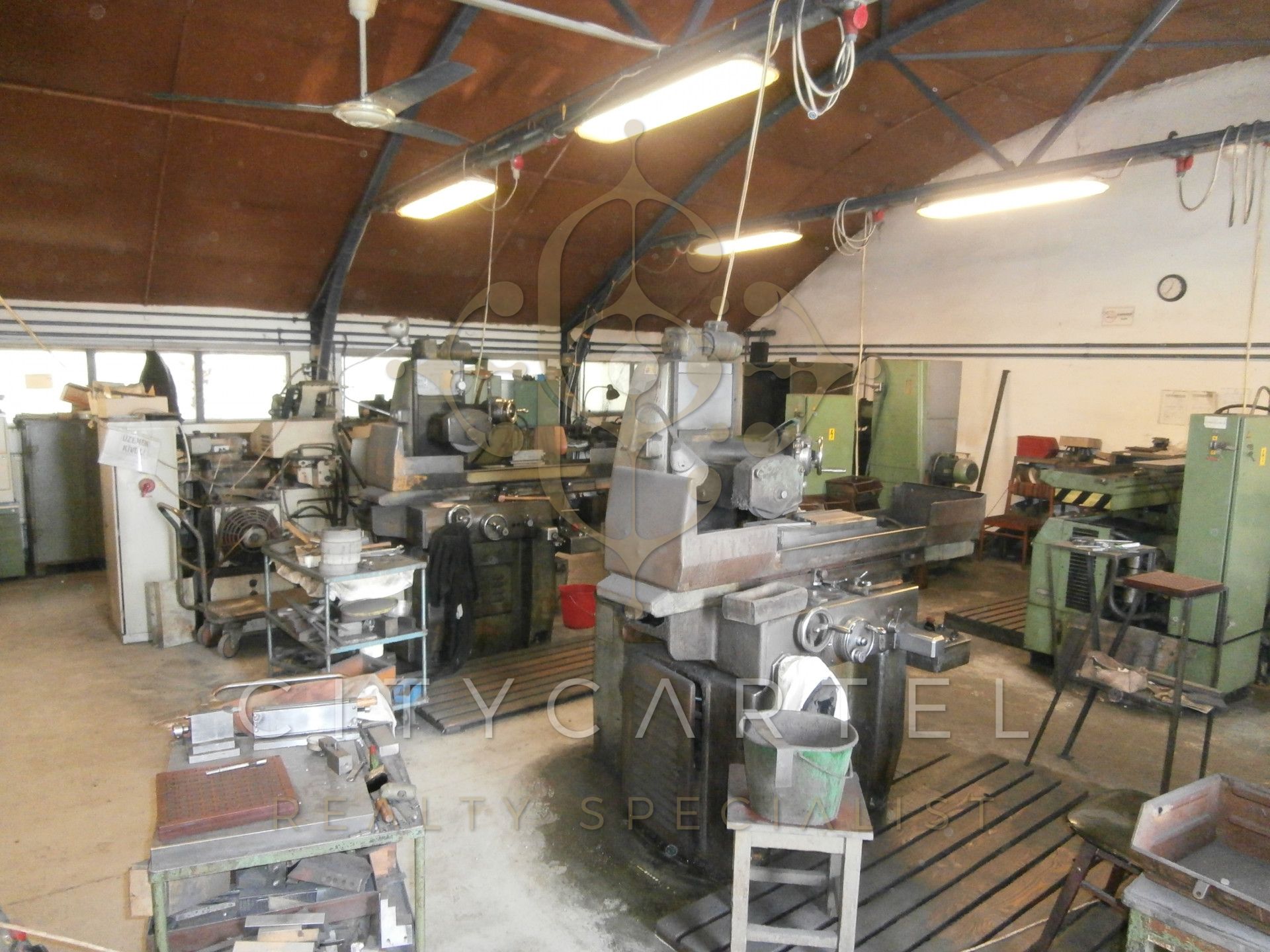 A fájl már létezik a célhelyen: import/kepek/vizjeles_3857239.jpg
For sale Workshop Budapest, XXII. kerület  500 m<sup>2</sup> 365000 EUR