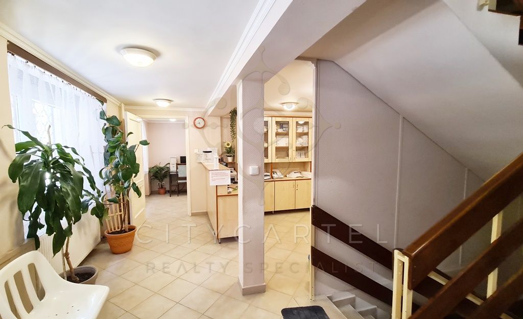 A fájl már létezik a célhelyen: import/kepek/vizjeles_3872252.jpg
Eladó üzlethelyiség Budapest, VIII. kerület  352 m<sup>2</sup> 340 millió Ft