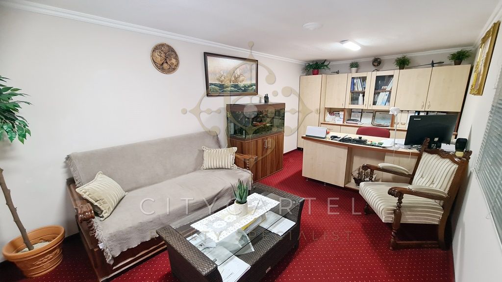 A fájl már létezik a célhelyen: import/kepek/vizjeles_3872255.jpg
Eladó üzlethelyiség Budapest, VIII. kerület  352 m<sup>2</sup> 340 millió Ft