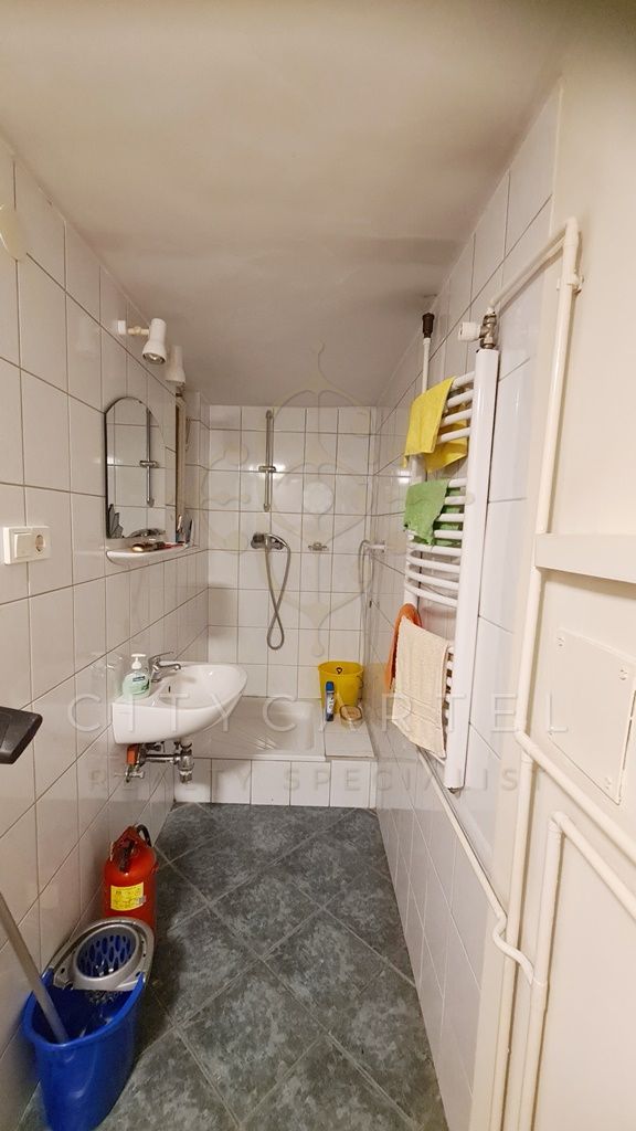 A fájl már létezik a célhelyen: import/kepek/vizjeles_3872261.jpg
Eladó üzlethelyiség Budapest, VIII. kerület  352 m<sup>2</sup> 340 millió Ft