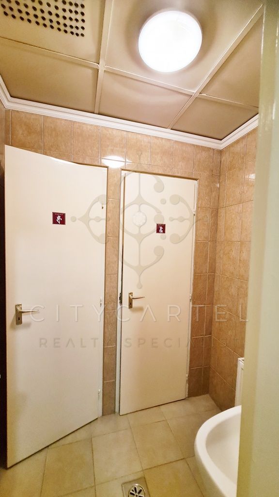 A fájl már létezik a célhelyen: import/kepek/vizjeles_3872276.jpg
Eladó üzlethelyiség Budapest, VIII. kerület  352 m<sup>2</sup> 340 millió Ft