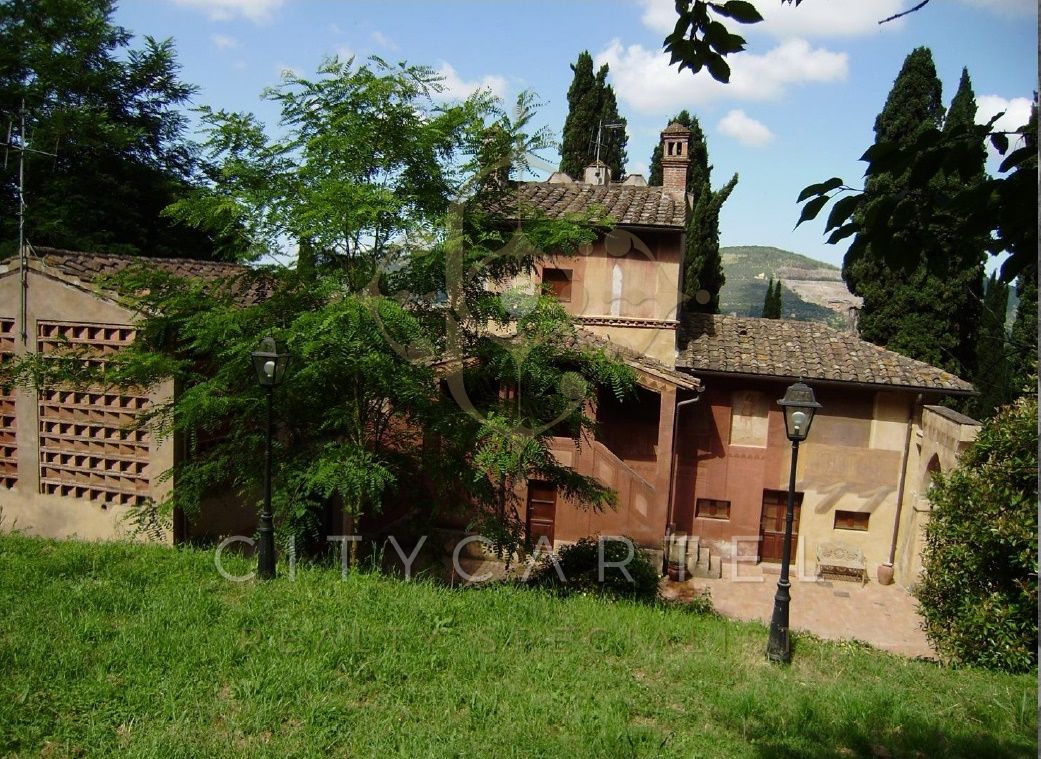 A fájl már létezik a célhelyen: import/kepek/vizjeles_3918812.jpg
Eladó Rezidencia   2200 m<sup>2</sup> 8000000 EUR