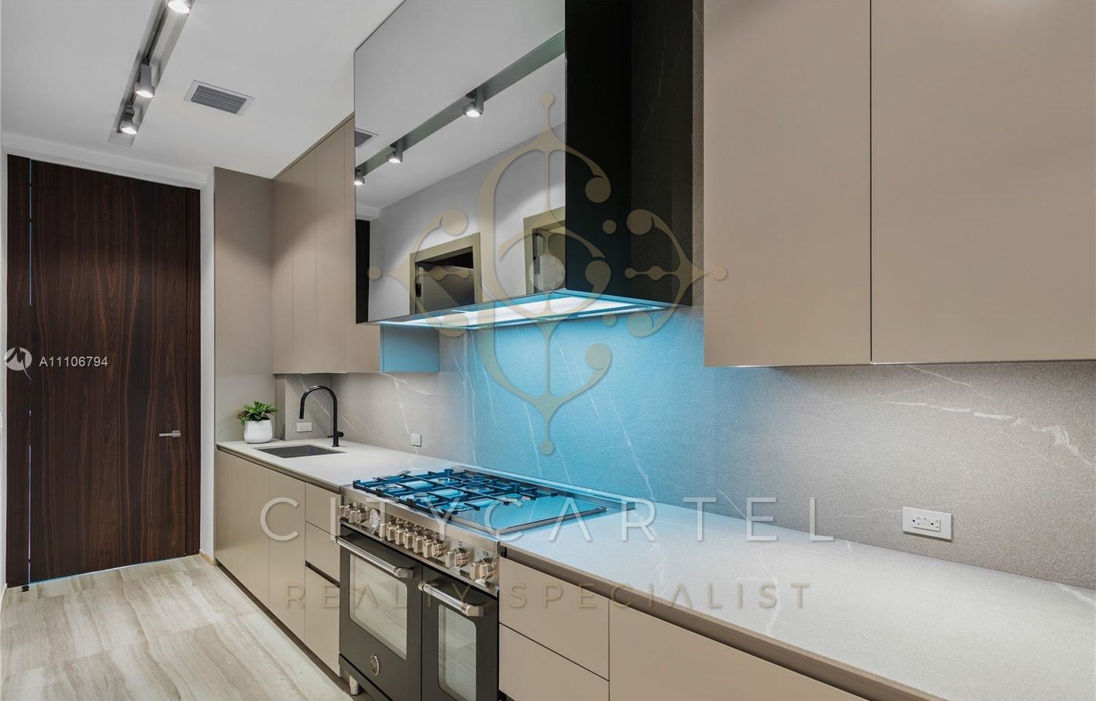 A fájl már létezik a célhelyen: import/kepek/vizjeles_4068971.jpg
For sale Residence   1390 m<sup>2</sup> 2147483647 USD
