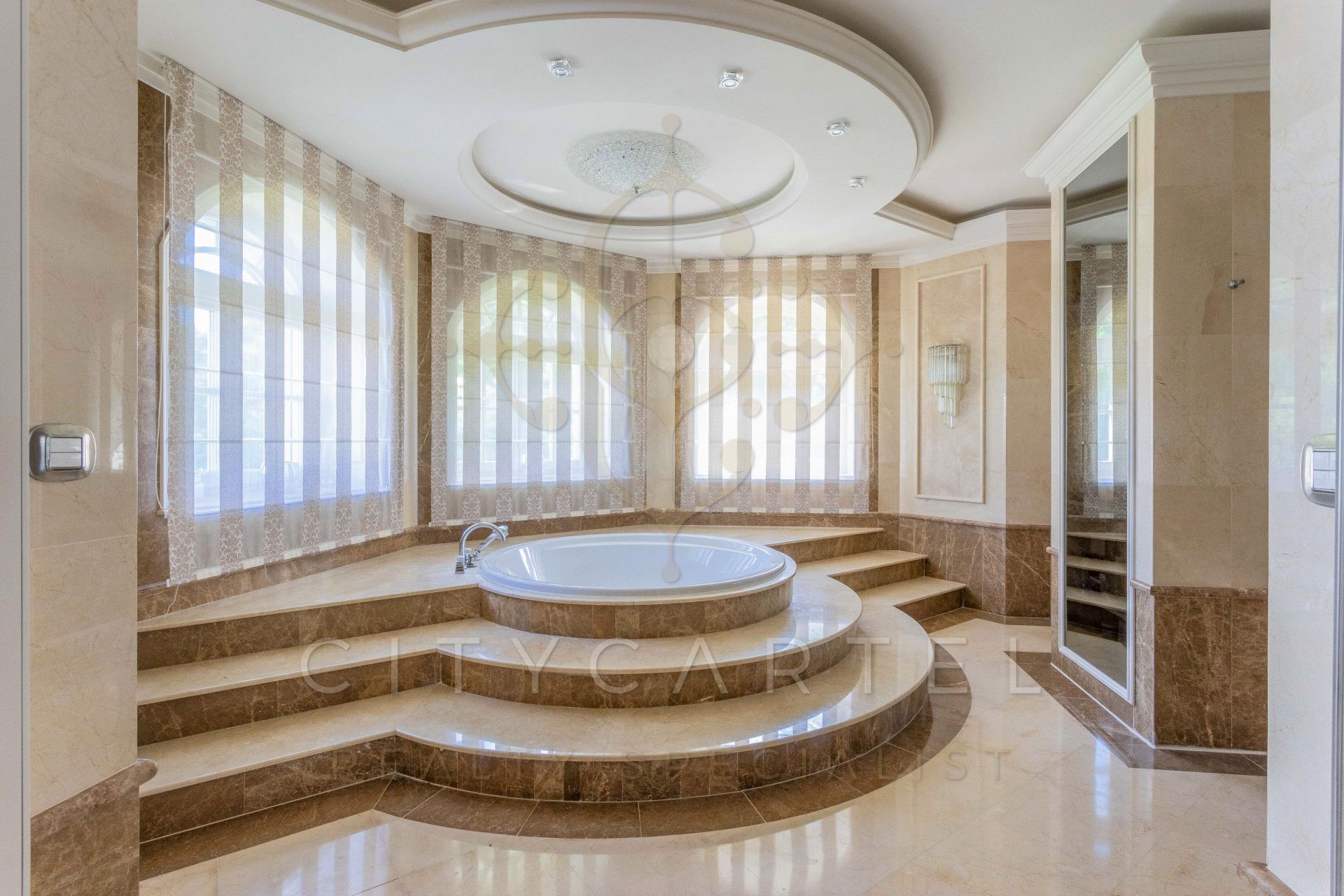 A fájl már létezik a célhelyen: import/kepek/vizjeles_4086879.jpg
For sale Villa, castle, mansion Budapest, II. kerület  1100 m<sup>2</sup> 2147.483647 millió Ft