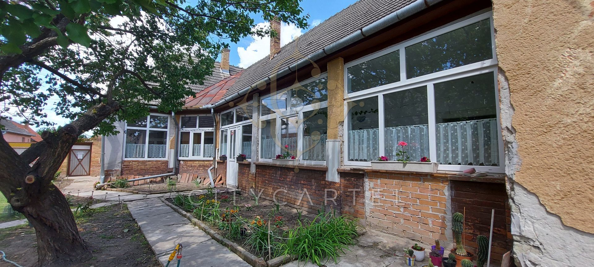 A fájl már létezik a célhelyen: import/kepek/vizjeles_4111941.jpg
For sale house Harta  107 m<sup>2</sup> 14 millió Ft