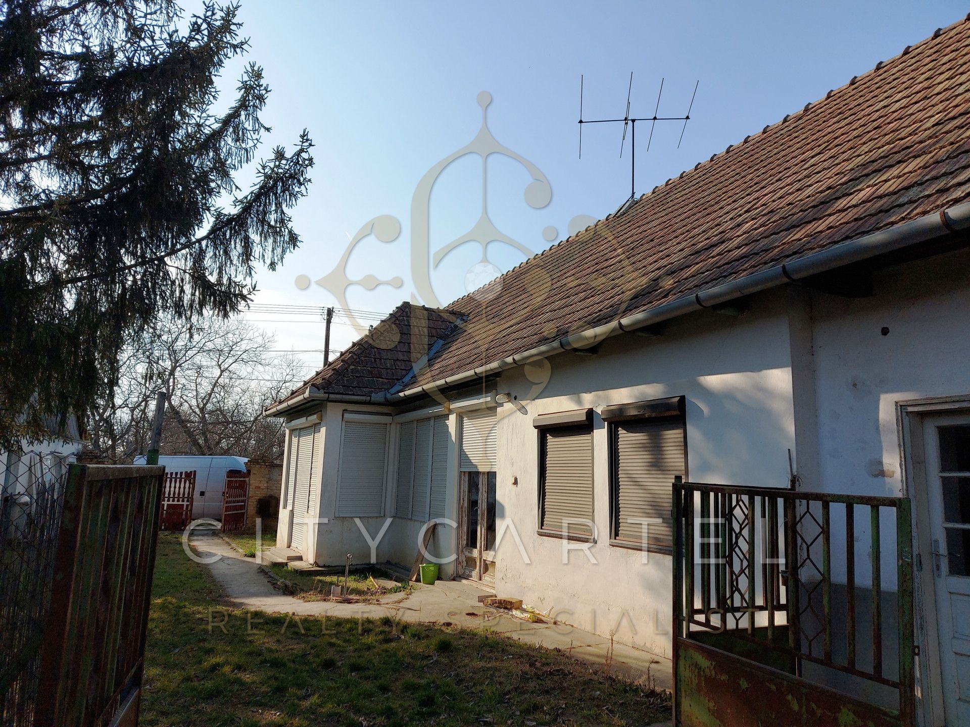 A fájl már létezik a célhelyen: import/kepek/vizjeles_4219937.jpg
Eladó Családi ház Madocsa  163 m<sup>2</sup> 19.9 millió Ft