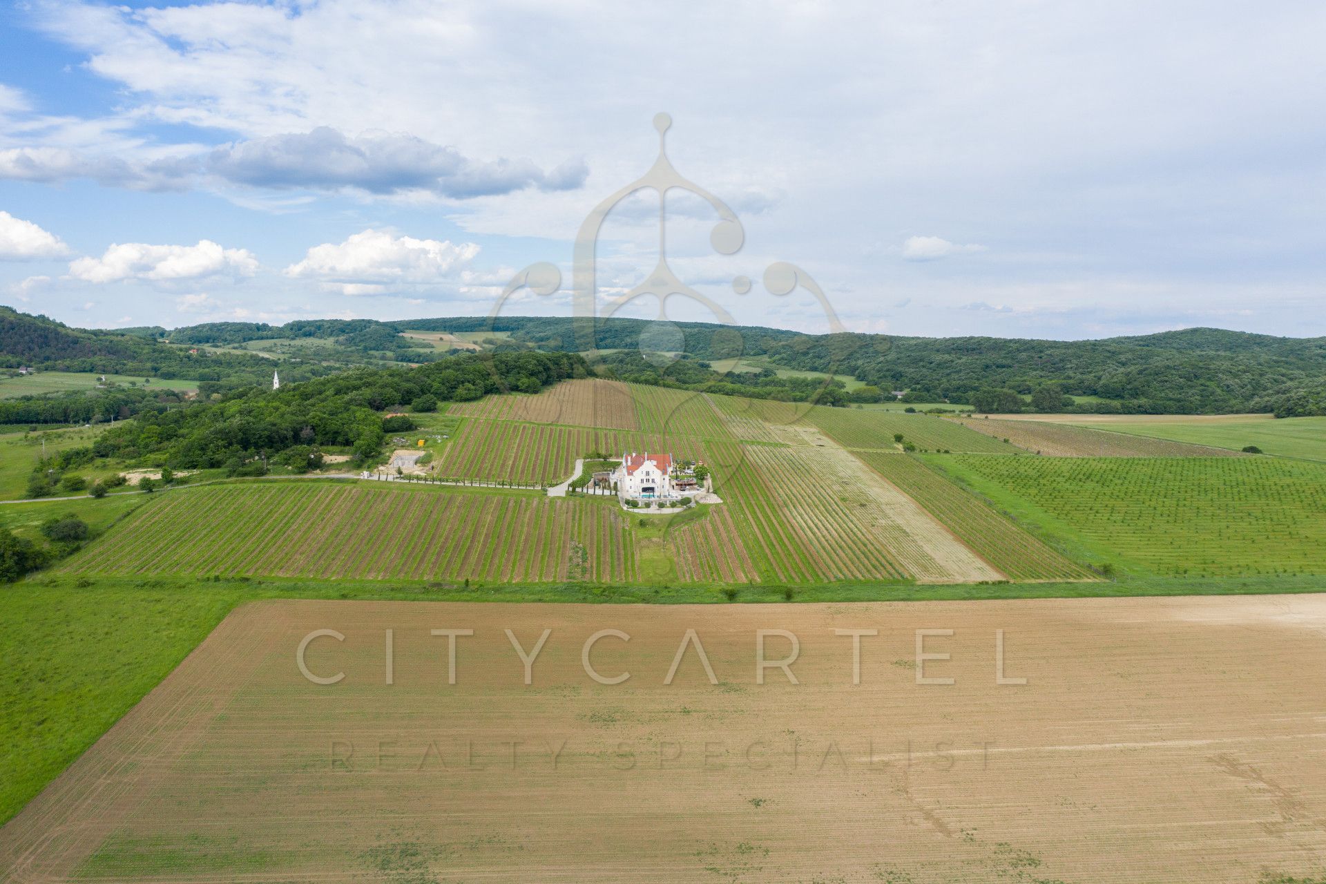 A fájl már létezik a célhelyen: import/kepek/vizjeles_4225741.jpg
Eladó Családi ház Monoszló  1615 m<sup>2</sup> 4900000 EUR