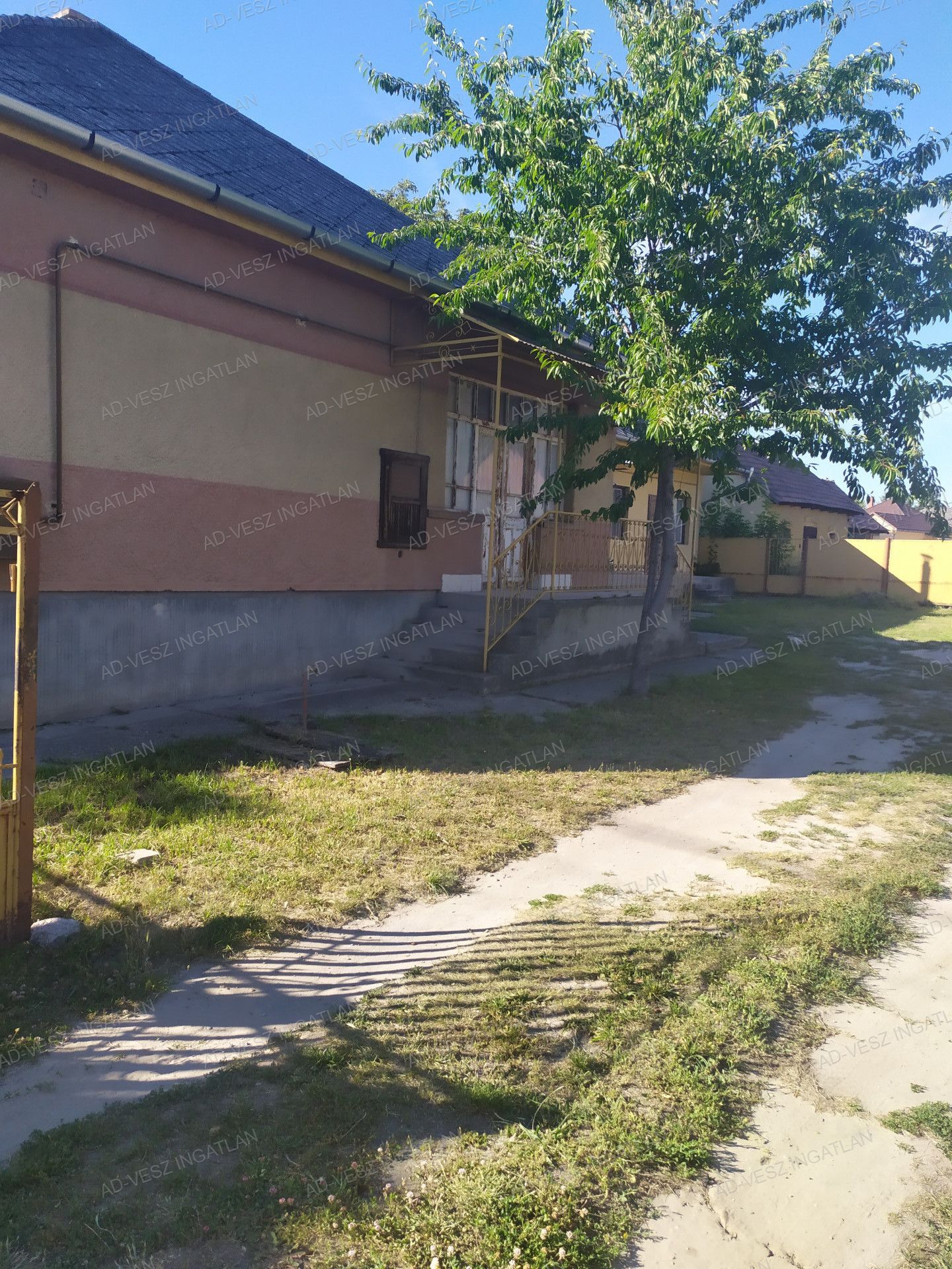 A fájl már létezik a célhelyen: import/kepek/vizjeles_4339044.jpg
Eladó Családi ház Dabas  130 m<sup>2</sup> 60 millió Ft