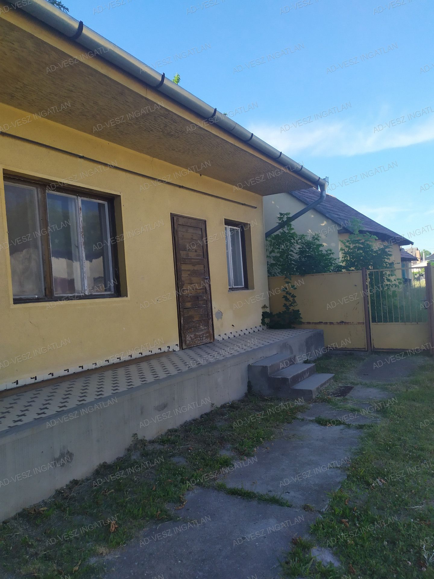 A fájl már létezik a célhelyen: import/kepek/vizjeles_4339046.jpg
Eladó Családi ház Dabas  130 m<sup>2</sup> 60 millió Ft