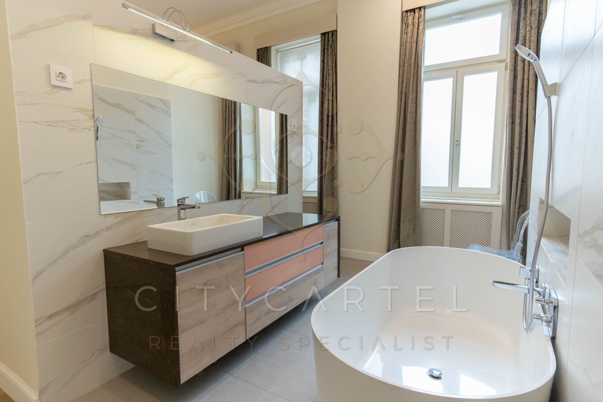 A fájl már létezik a célhelyen: import/kepek/vizjeles_4370569.jpg
Eladó Téglalakás Budapest, V. kerület  217 m<sup>2</sup> 4000 EUR