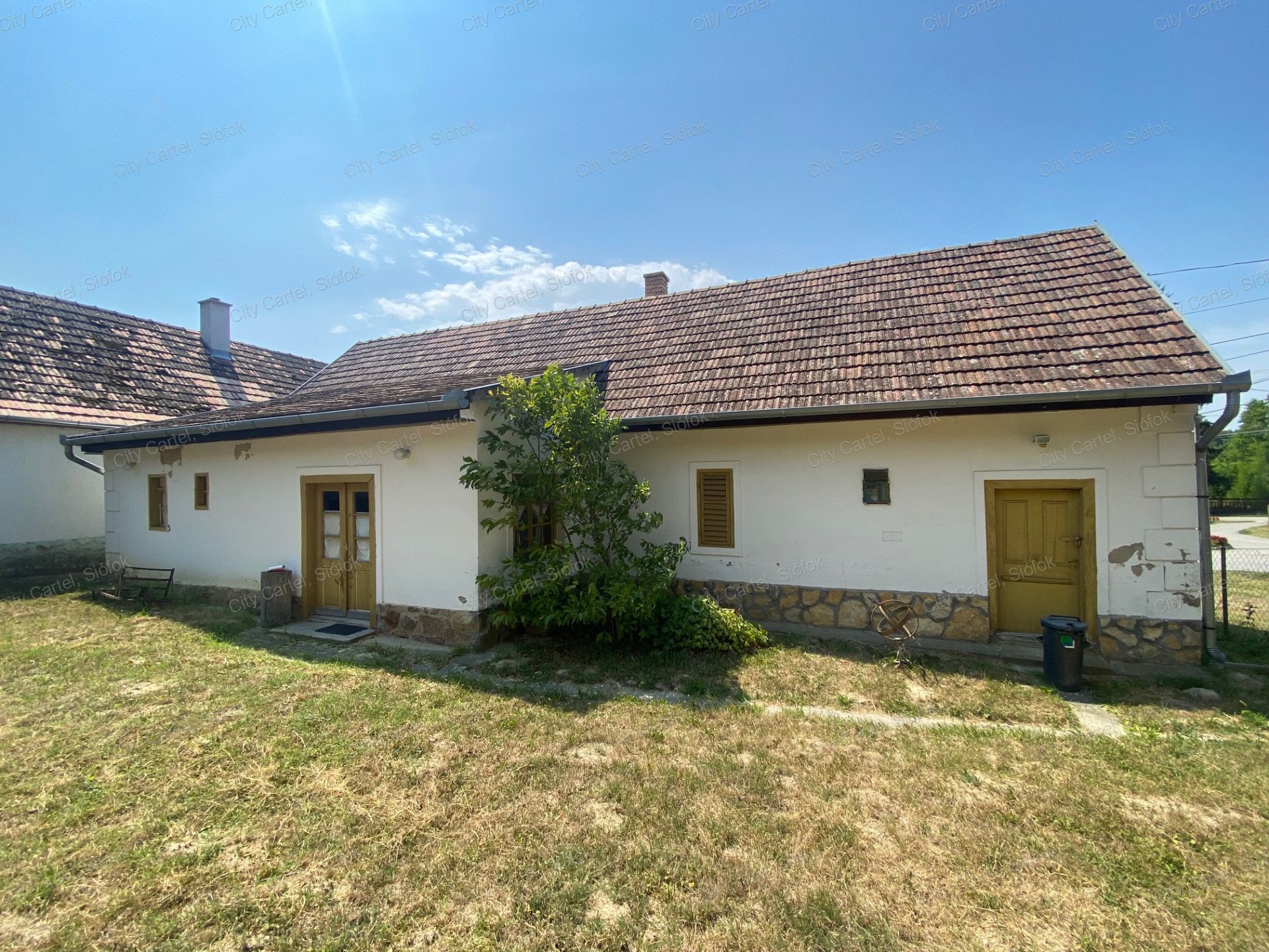 A fájl már létezik a célhelyen: import/kepek/vizjeles_4391957.jpg
For sale house Szőlősgyörök  100 m<sup>2</sup> 29.99 millió Ft