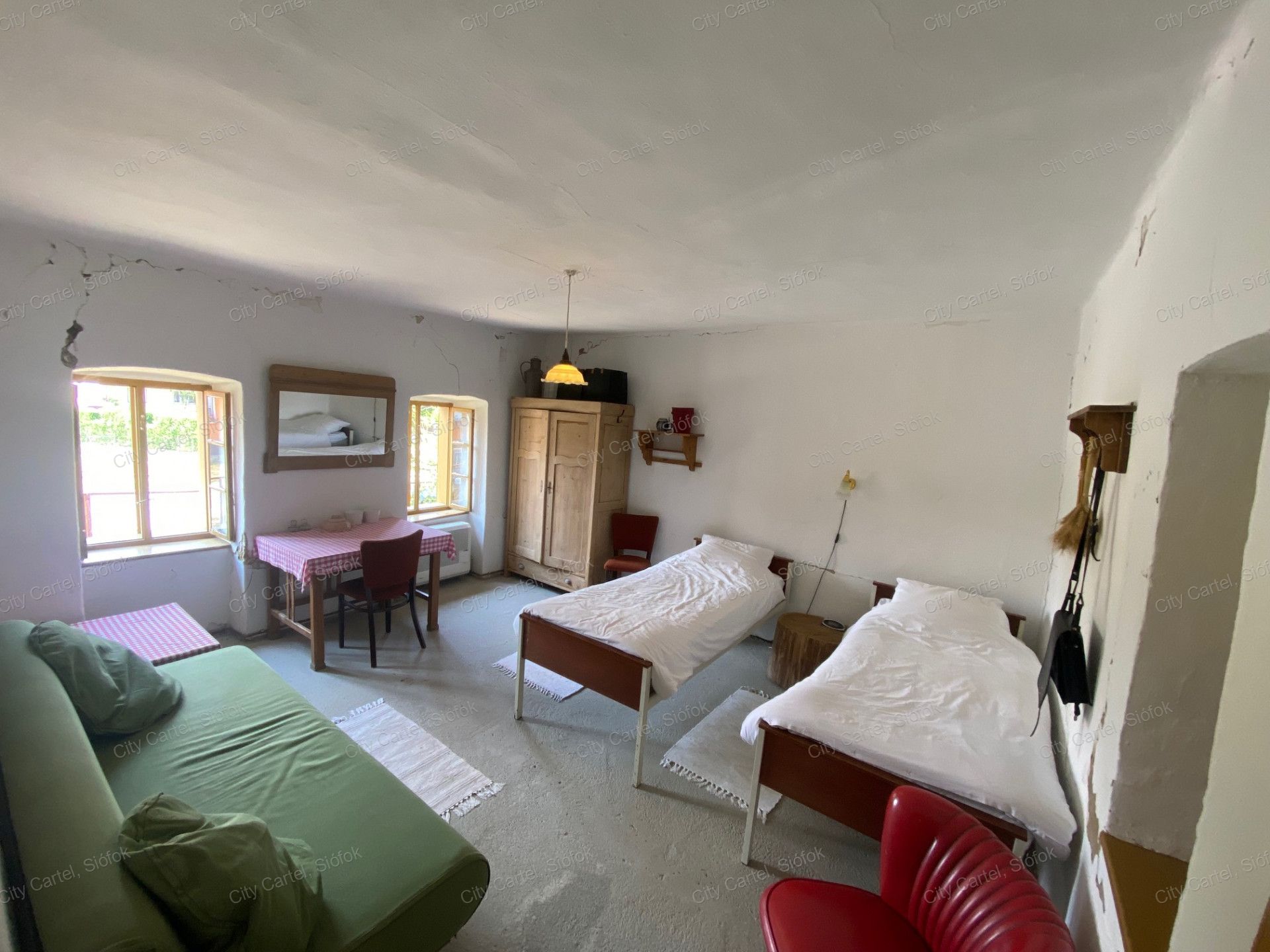 A fájl már létezik a célhelyen: import/kepek/vizjeles_4391962.jpg
For sale house Szőlősgyörök  100 m<sup>2</sup> 29.99 millió Ft