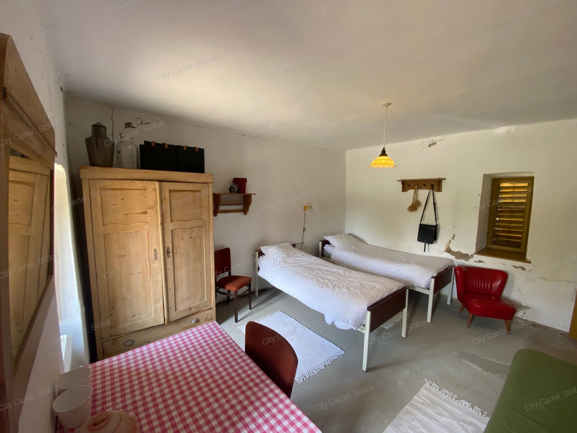 A fájl már létezik a célhelyen: import/kepek/vizjeles_4391963.jpg
For sale house Szőlősgyörök  100 m<sup>2</sup> 29.99 millió Ft