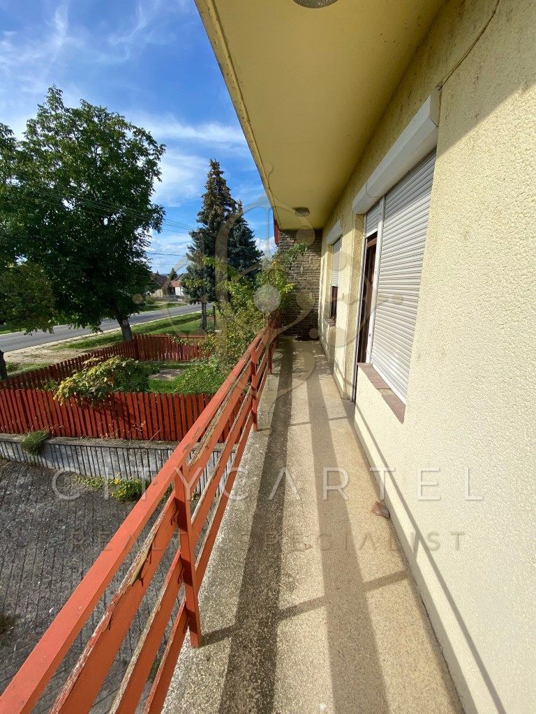 A fájl már létezik a célhelyen: import/kepek/vizjeles_4449933.jpg
Eladó Családi ház Balatonlelle  240 m<sup>2</sup> 79.99 millió Ft