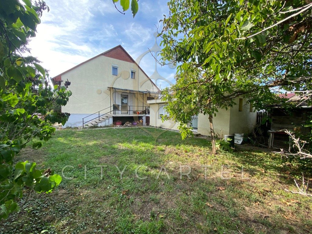 A fájl már létezik a célhelyen: import/kepek/vizjeles_4449934.jpg
Eladó Családi ház Balatonlelle  240 m<sup>2</sup> 79.99 millió Ft