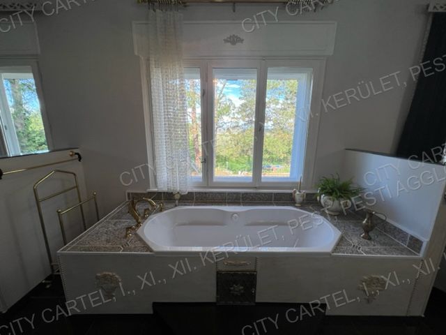 A fájl már létezik a célhelyen: import/kepek/vizjeles_4463021.jpg
For sale house Tahitótfalu  850 m<sup>2</sup> 4000 EUR