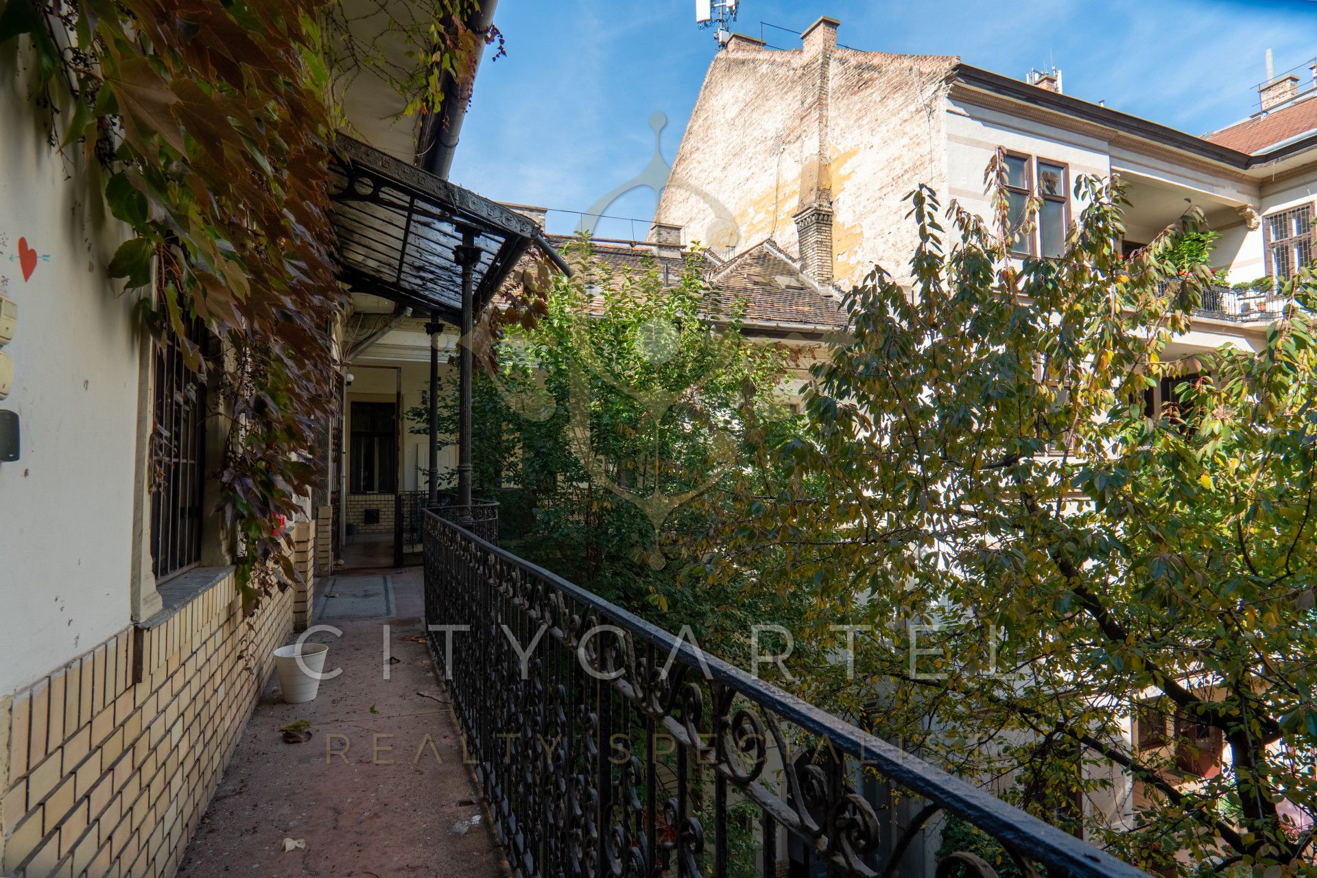 A fájl már létezik a célhelyen: import/kepek/vizjeles_4491377.jpg
For sale Condominium Budapest, VI. kerület  1077 m<sup>2</sup> 3800000 EUR