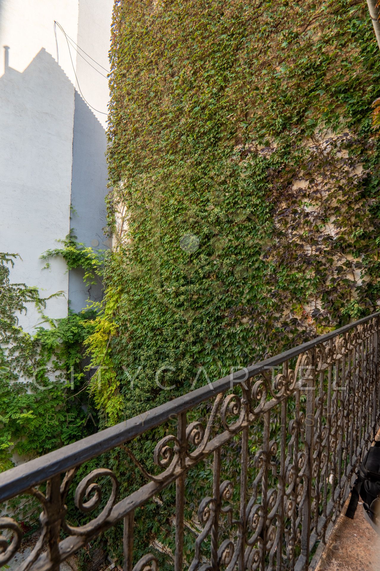 A fájl már létezik a célhelyen: import/kepek/vizjeles_4491380.jpg
For sale Condominium Budapest, VI. kerület  1077 m<sup>2</sup> 3800000 EUR