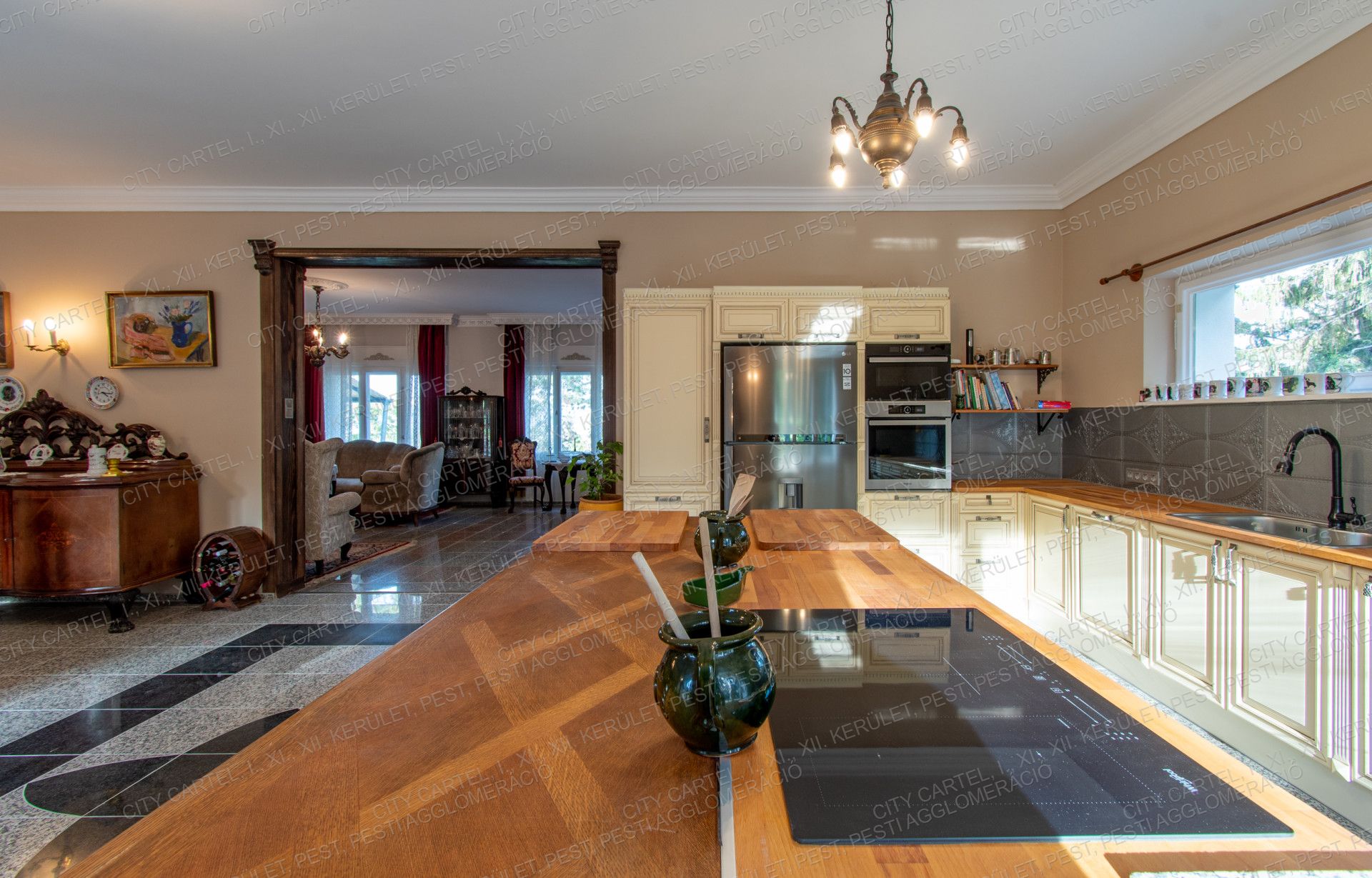 A fájl már létezik a célhelyen: import/kepek/vizjeles_4500746.jpg
For sale house Tahitótfalu  850 m<sup>2</sup> 4000 EUR
