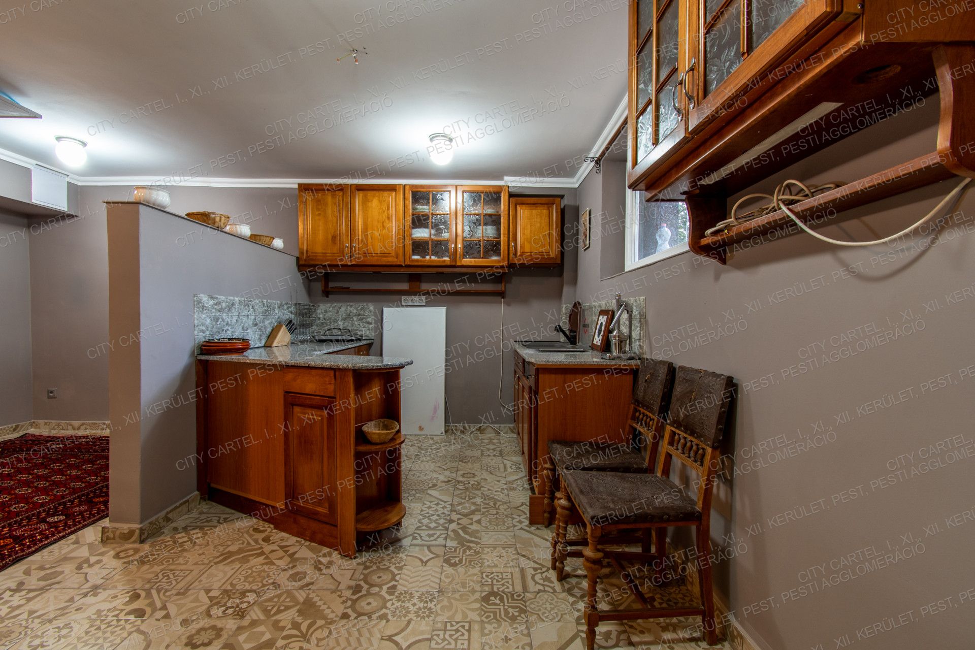 A fájl már létezik a célhelyen: import/kepek/vizjeles_4500816.jpg
For sale house Tahitótfalu  850 m<sup>2</sup> 4000 EUR