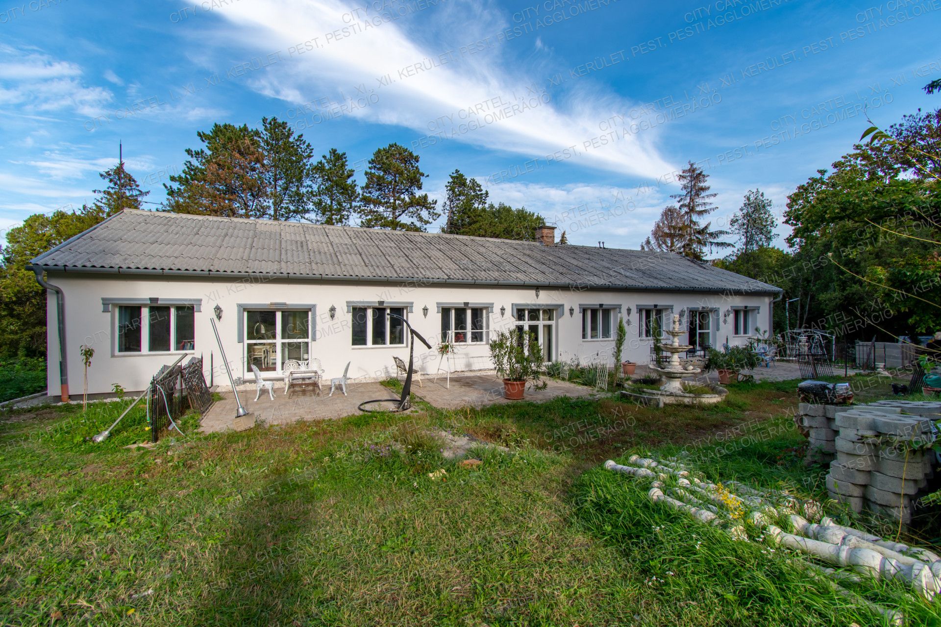 A fájl már létezik a célhelyen: import/kepek/vizjeles_4500833.jpg
For sale house Tahitótfalu  850 m<sup>2</sup> 1750000 EUR