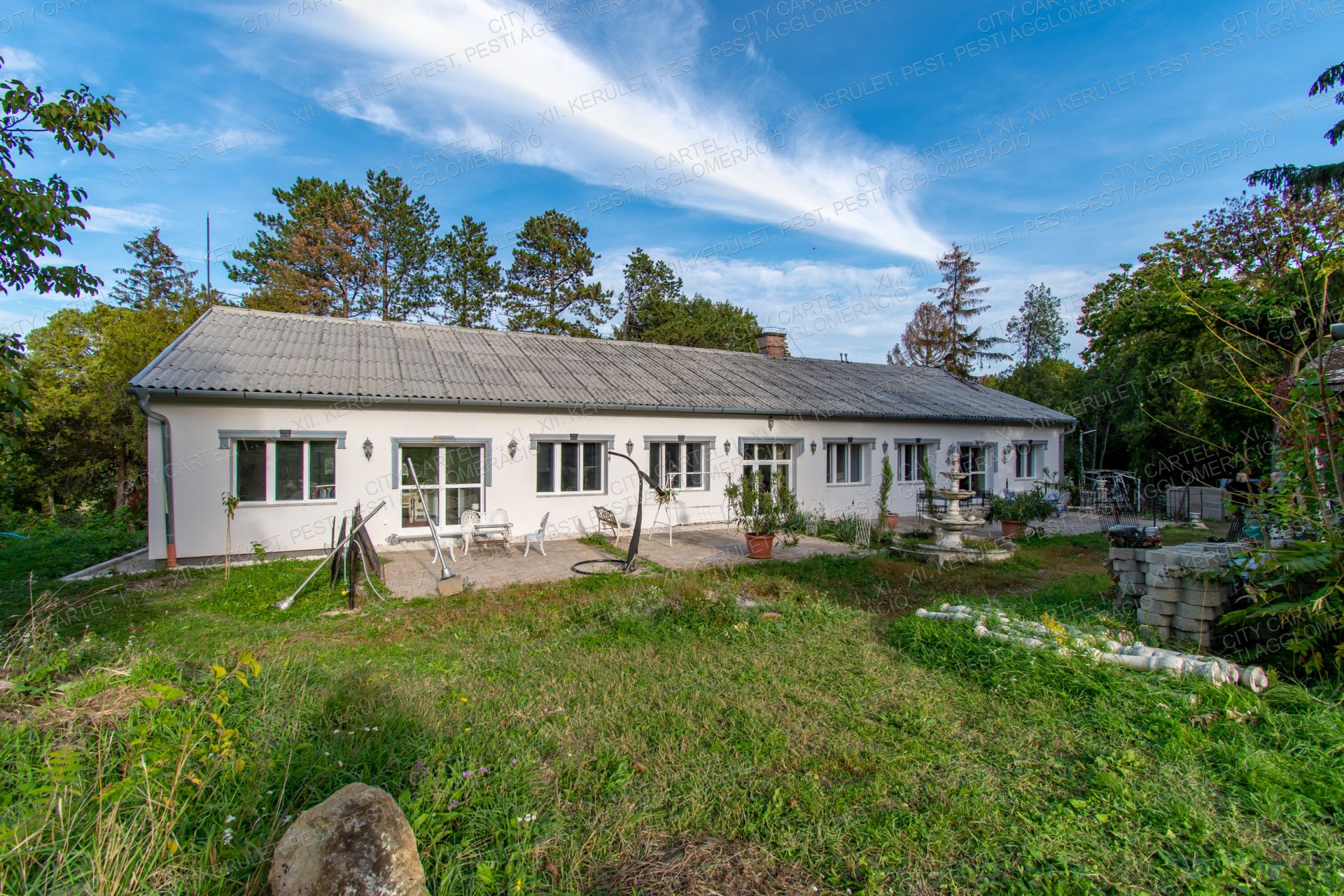 A fájl már létezik a célhelyen: import/kepek/vizjeles_4500834.jpg
For sale house Tahitótfalu  850 m<sup>2</sup> 1750000 EUR