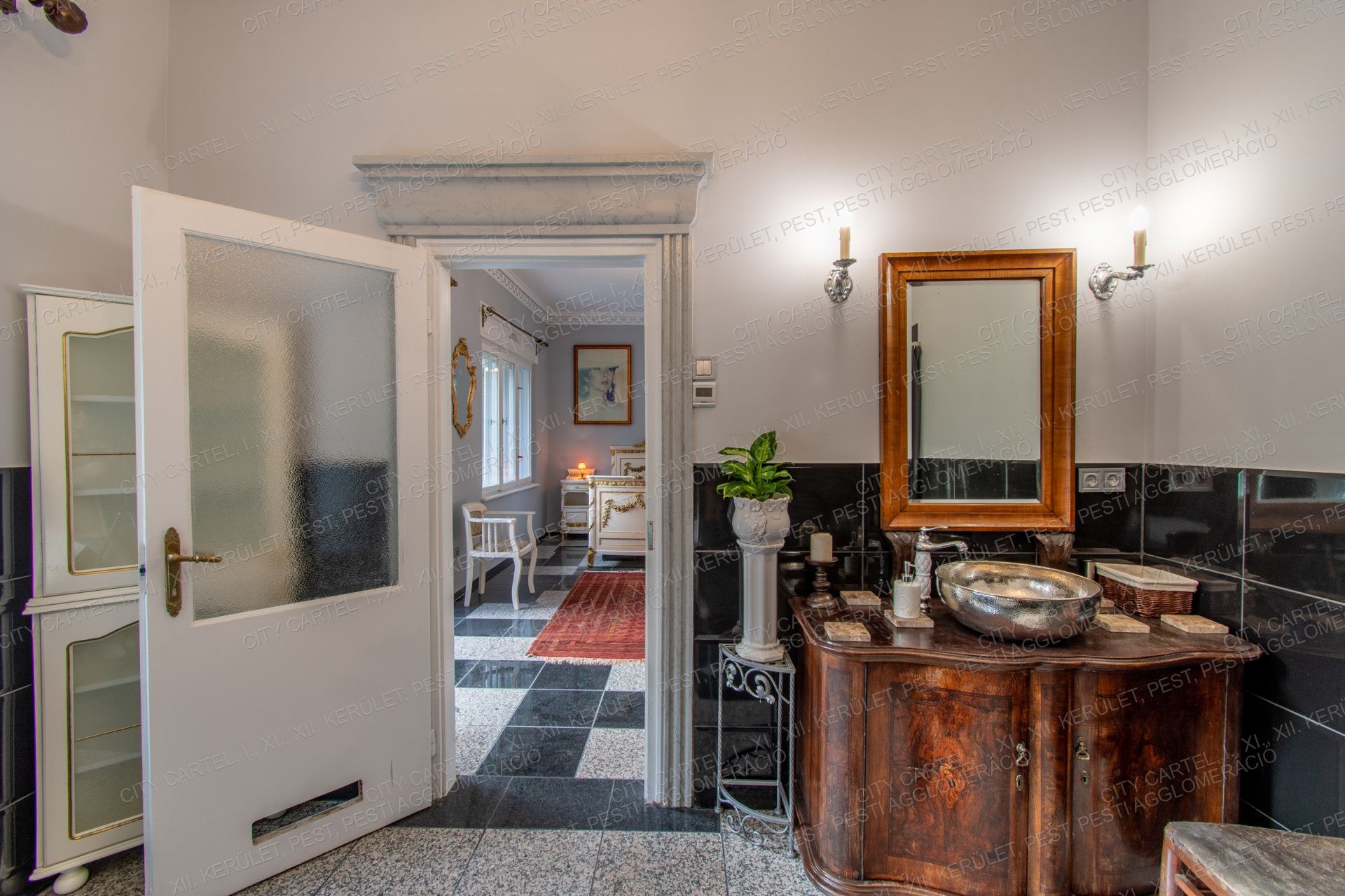 A fájl már létezik a célhelyen: import/kepek/vizjeles_4500883.jpg
For sale house Tahitótfalu  850 m<sup>2</sup> 1750000 EUR