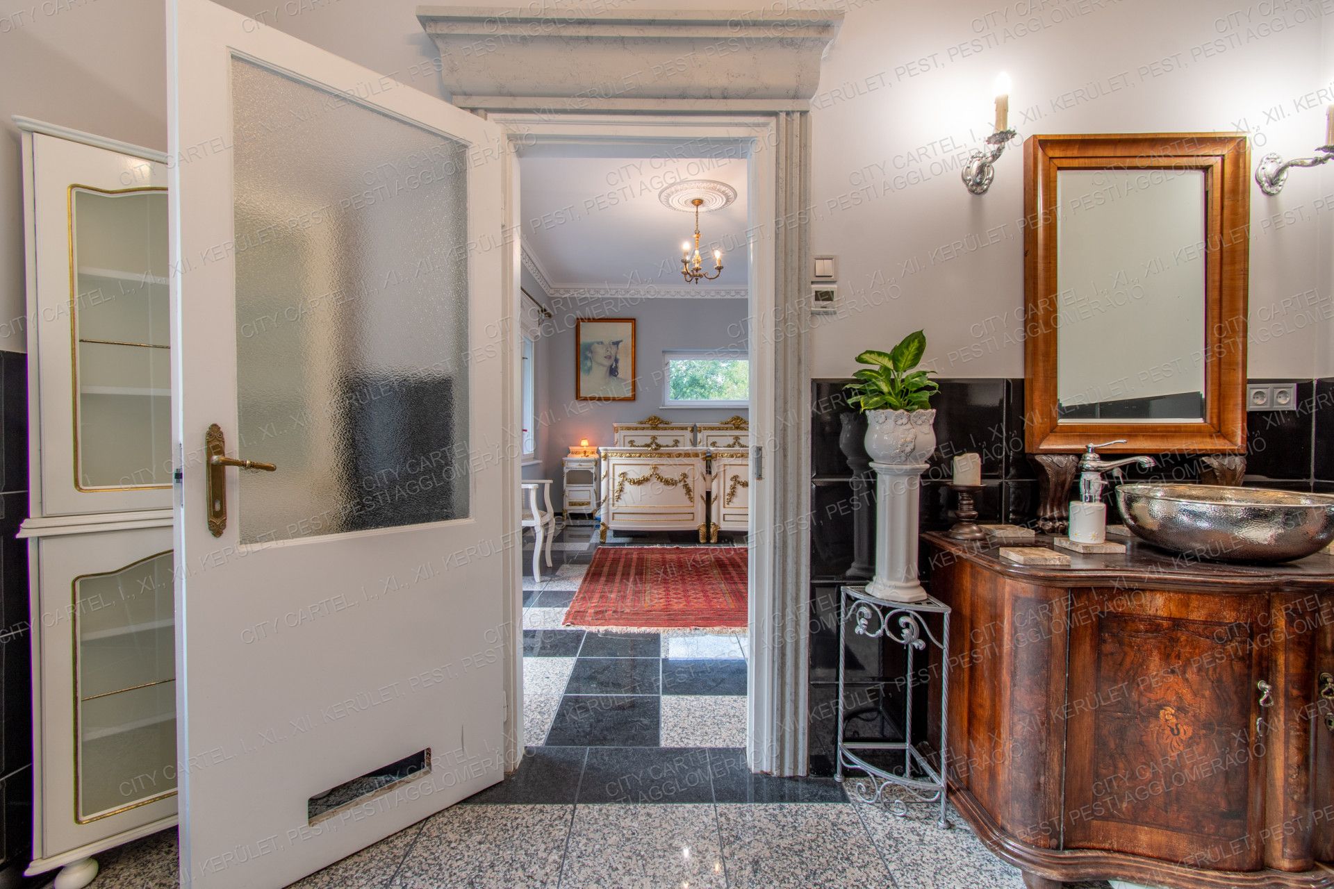A fájl már létezik a célhelyen: import/kepek/vizjeles_4500884.jpg
For sale house Tahitótfalu  850 m<sup>2</sup> 1750000 EUR