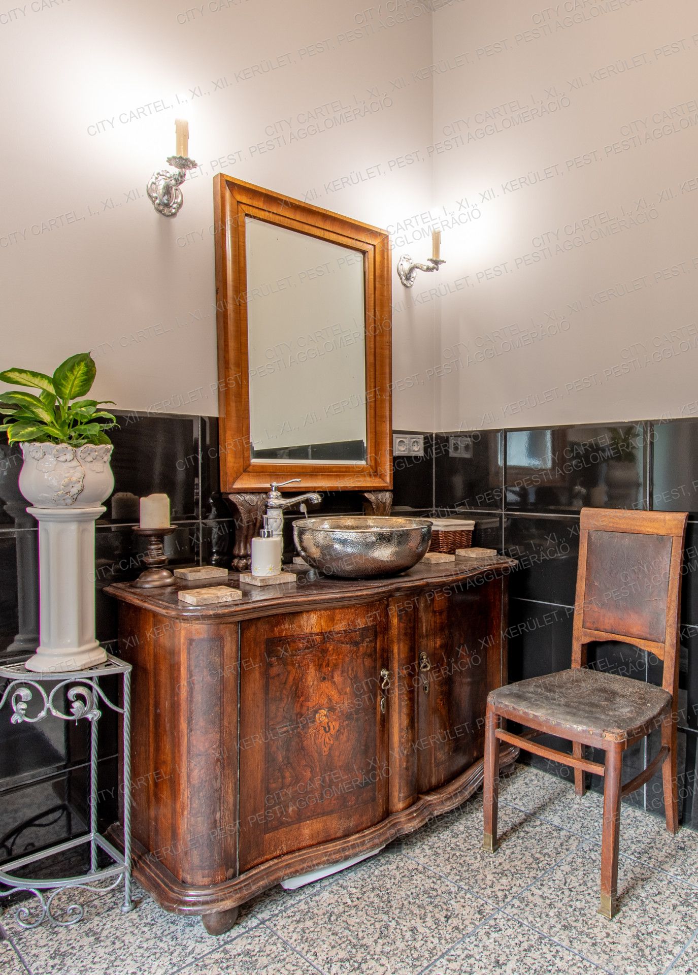 A fájl már létezik a célhelyen: import/kepek/vizjeles_4500885.jpg
For sale house Tahitótfalu  850 m<sup>2</sup> 1750000 EUR