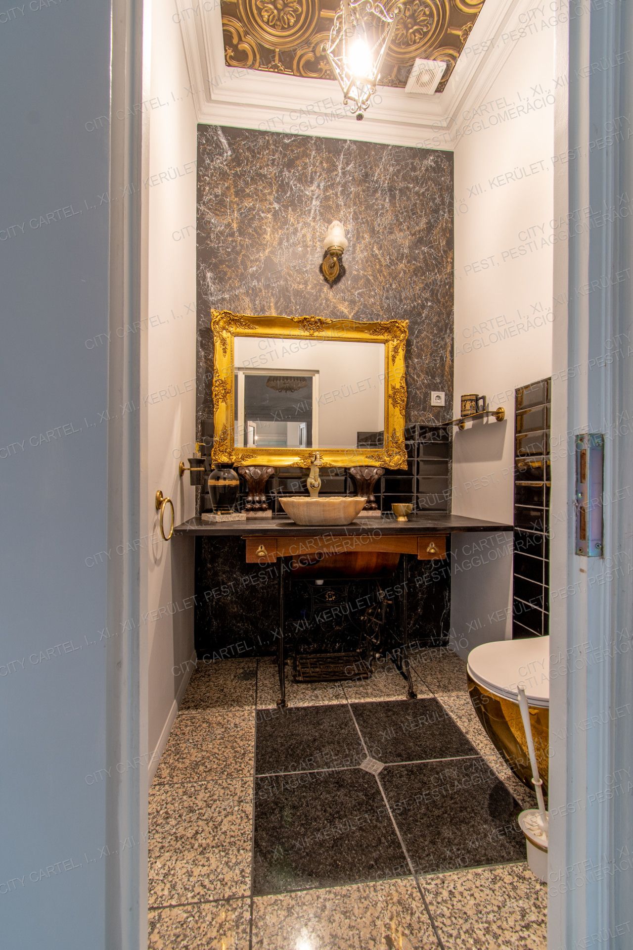 A fájl már létezik a célhelyen: import/kepek/vizjeles_4500891.jpg
For sale house Tahitótfalu  850 m<sup>2</sup> 1750000 EUR