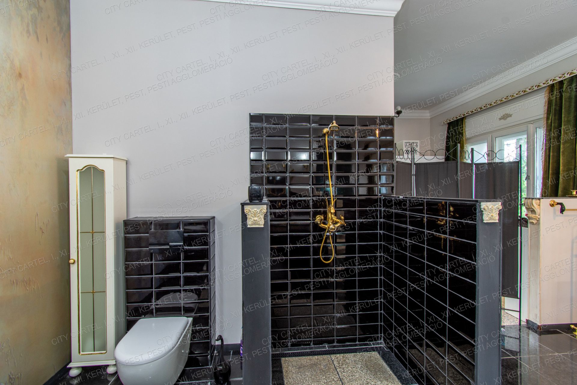 A fájl már létezik a célhelyen: import/kepek/vizjeles_4500904.jpg
For sale house Tahitótfalu  850 m<sup>2</sup> 1750000 EUR