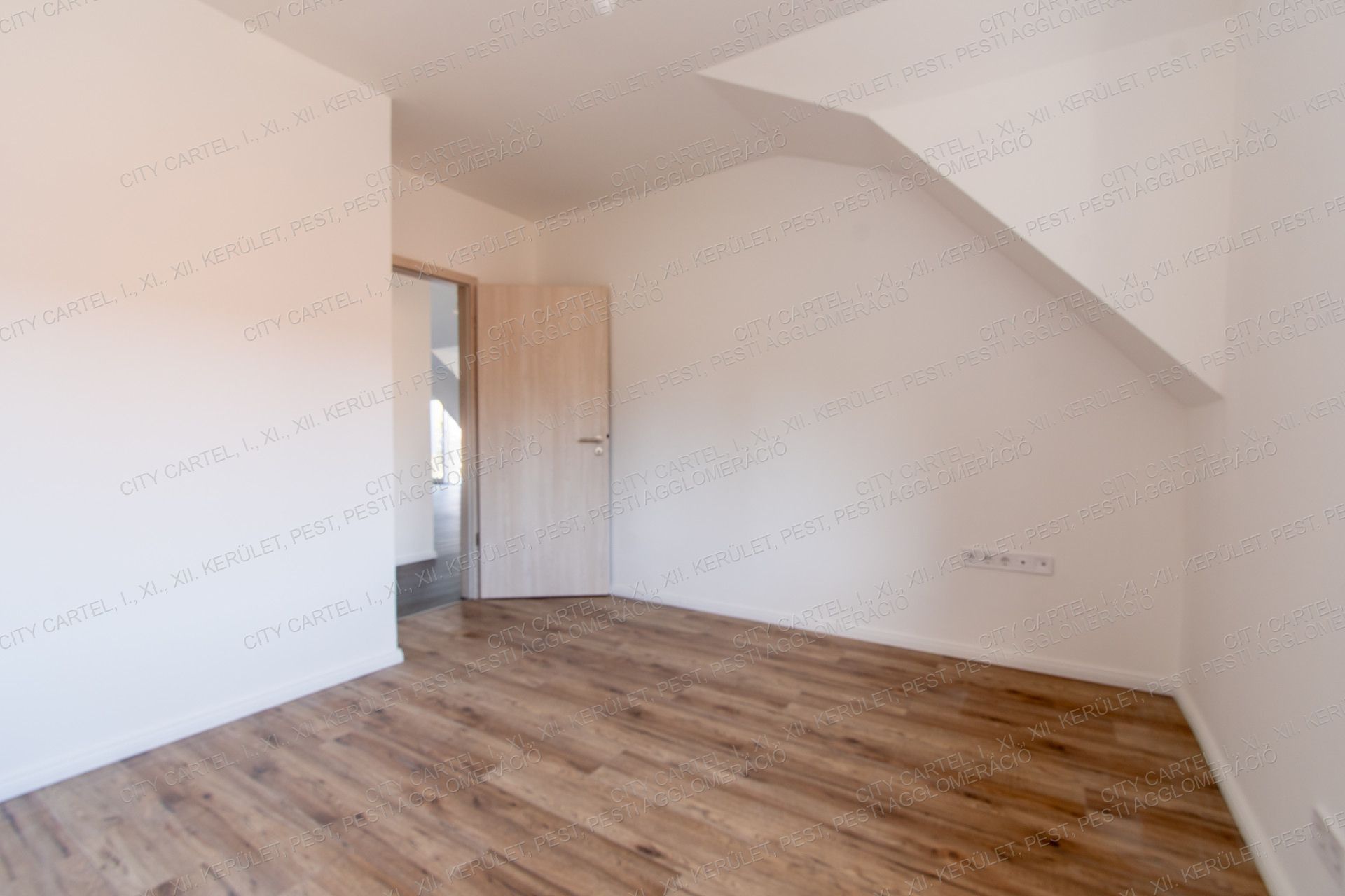 A fájl már létezik a célhelyen: import/kepek/vizjeles_4510123.jpg
For sale house Budapest, III. kerület  190 m<sup>2</sup> 360 millió Ft