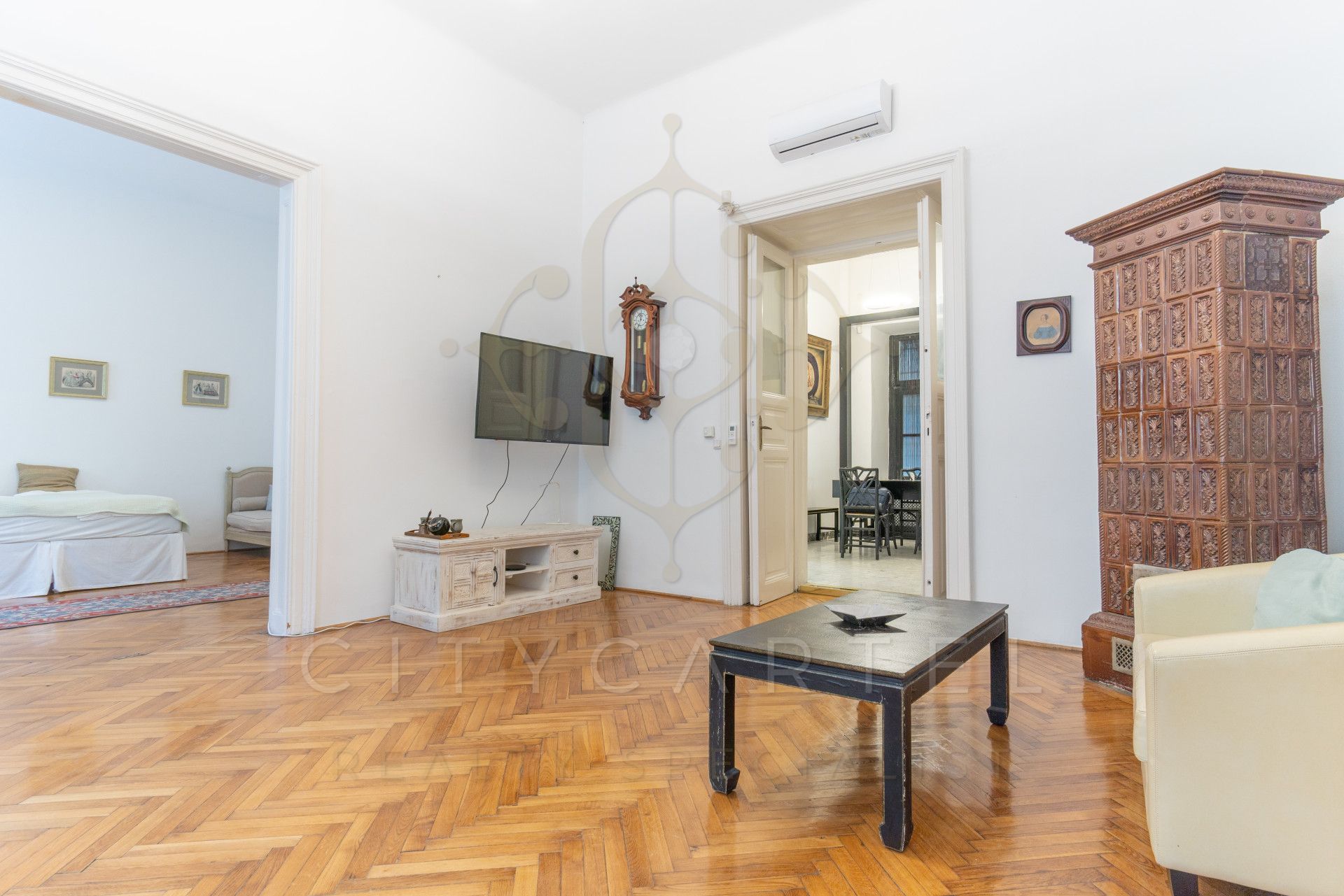 A fájl már létezik a célhelyen: import/kepek/vizjeles_4518174.jpg
Eladó Téglalakás Budapest, V. kerület  122 m<sup>2</sup> 1200 EUR