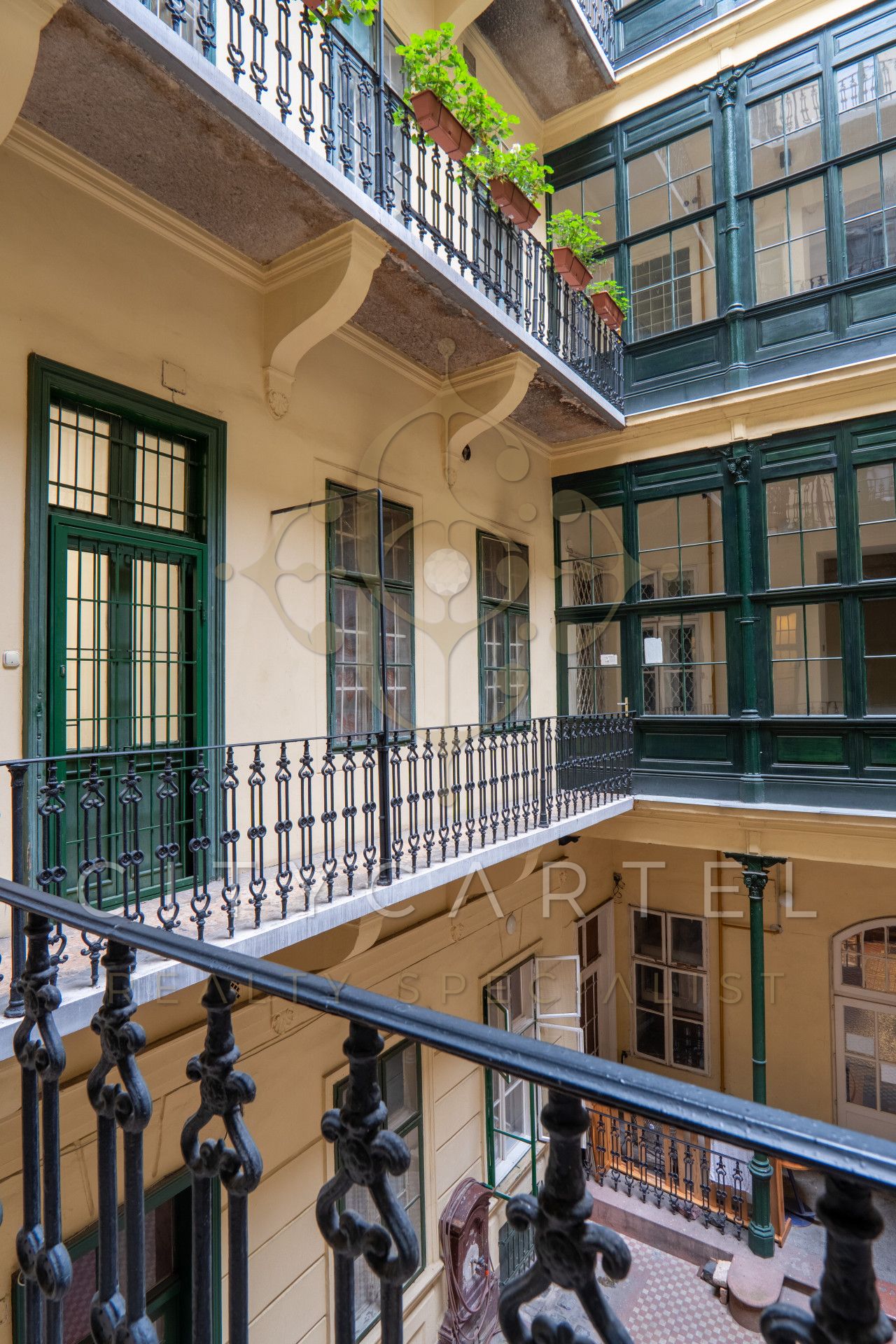 A fájl már létezik a célhelyen: import/kepek/vizjeles_4518195.jpg
Eladó Téglalakás Budapest, V. kerület  122 m<sup>2</sup> 1200 EUR