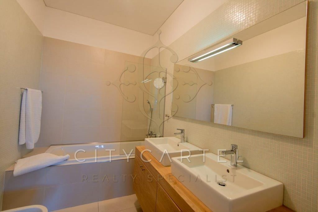 A fájl már létezik a célhelyen: import/kepek/vizjeles_4549179.jpg
Eladó Téglalakás Budapest, V. kerület  159 m<sup>2</sup> 995000 EUR