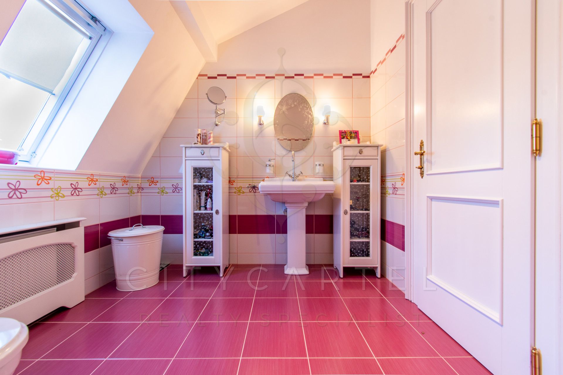 A fájl már létezik a célhelyen: import/kepek/vizjeles_4570304.jpg
For sale house Budapest, II. kerület  510 m<sup>2</sup> 2800000 EUR