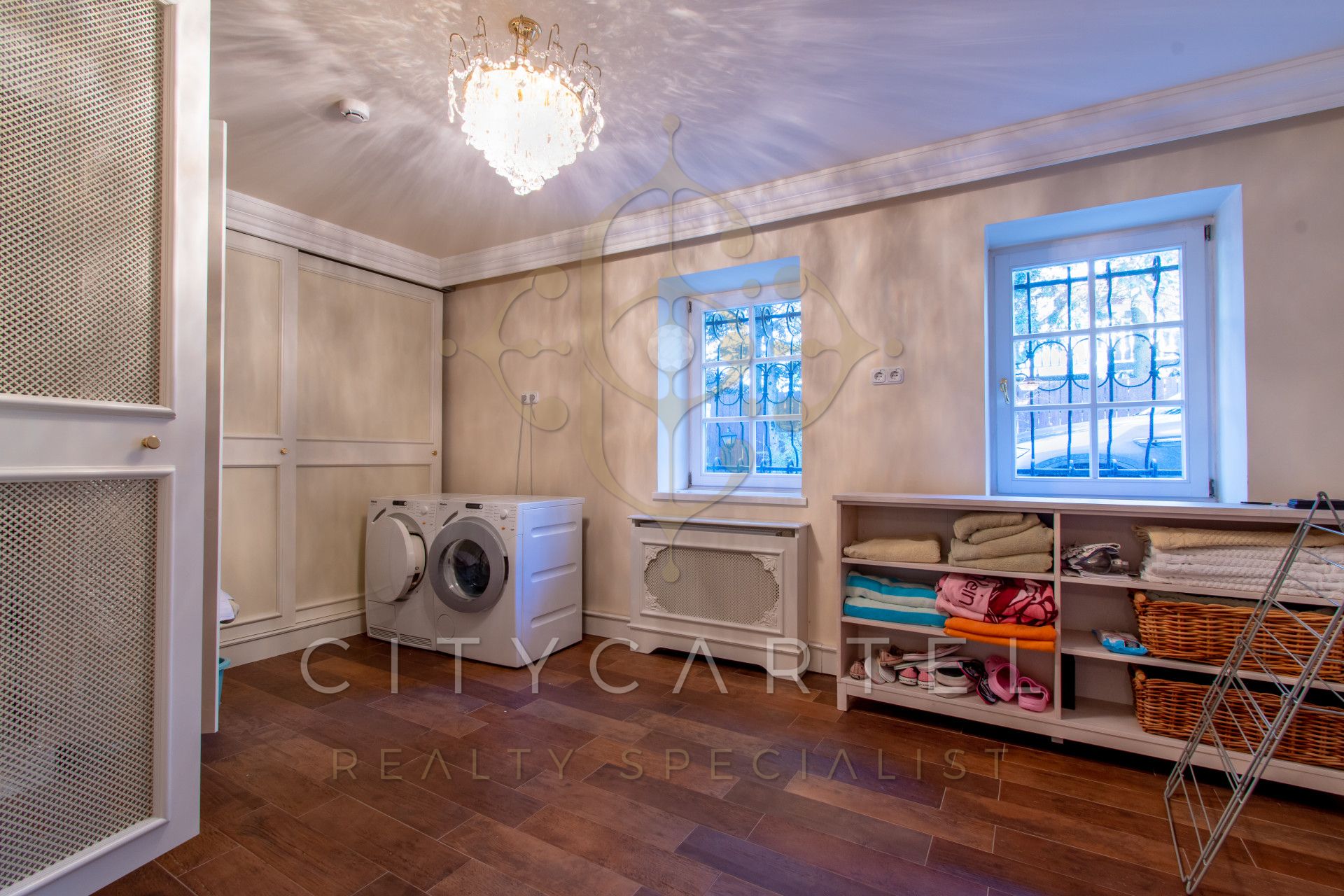 A fájl már létezik a célhelyen: import/kepek/vizjeles_4570328.jpg
For sale house Budapest, II. kerület  510 m<sup>2</sup> 2800000 EUR