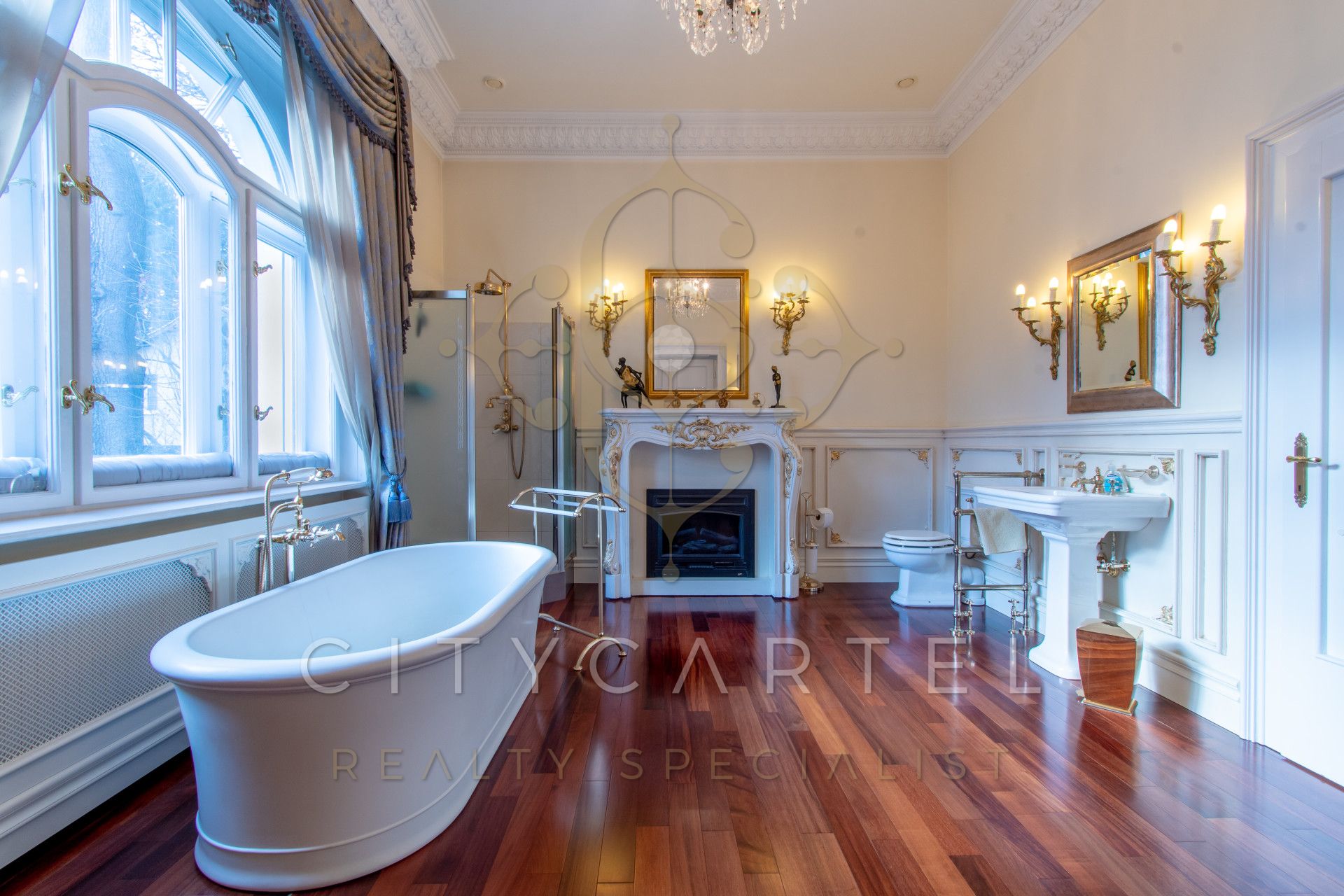 A fájl már létezik a célhelyen: import/kepek/vizjeles_4570392.jpg
For sale house Budapest, II. kerület  510 m<sup>2</sup> 2800000 EUR