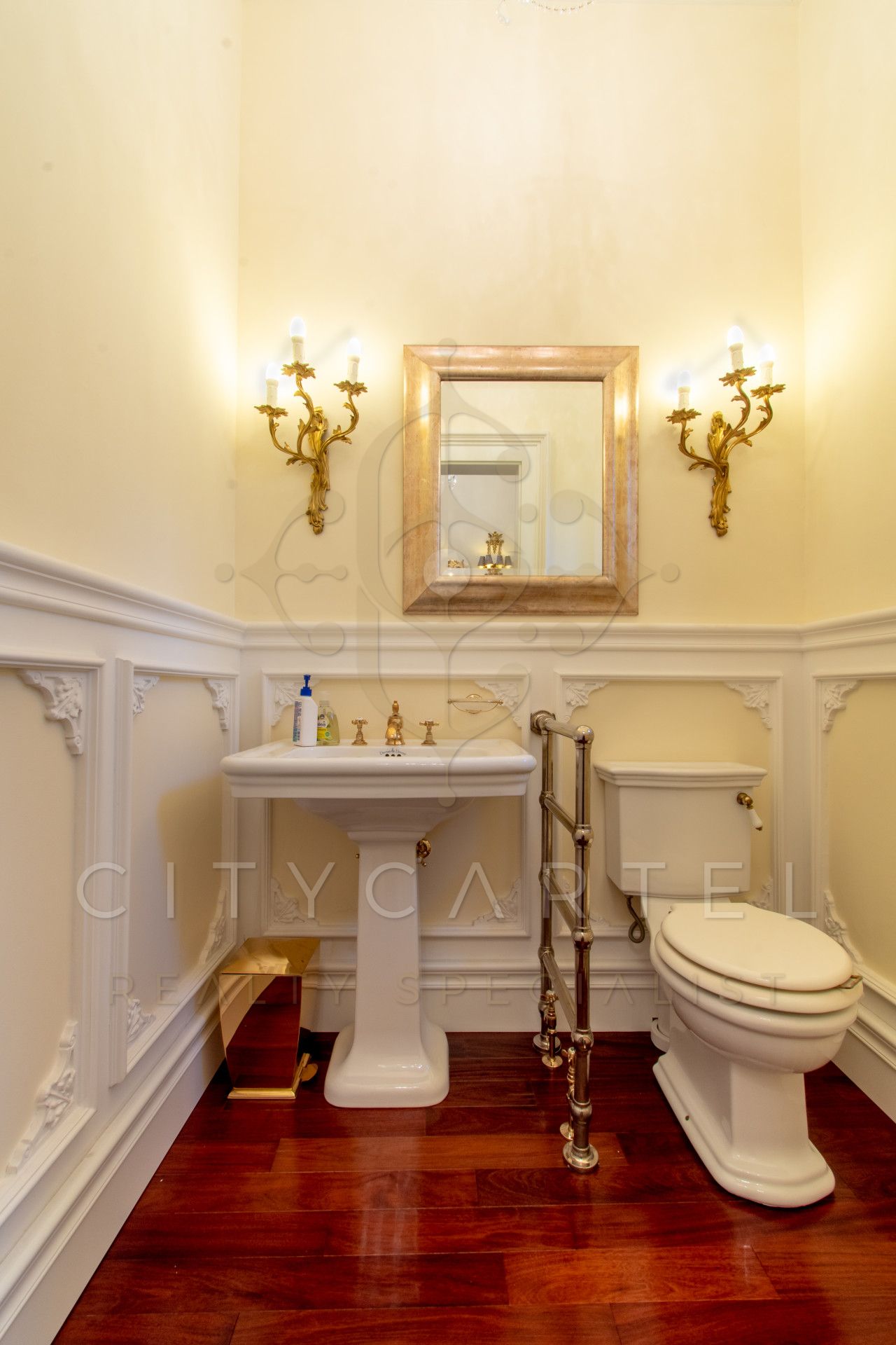 A fájl már létezik a célhelyen: import/kepek/vizjeles_4570397.jpg
For sale house Budapest, II. kerület  510 m<sup>2</sup> 2800000 EUR