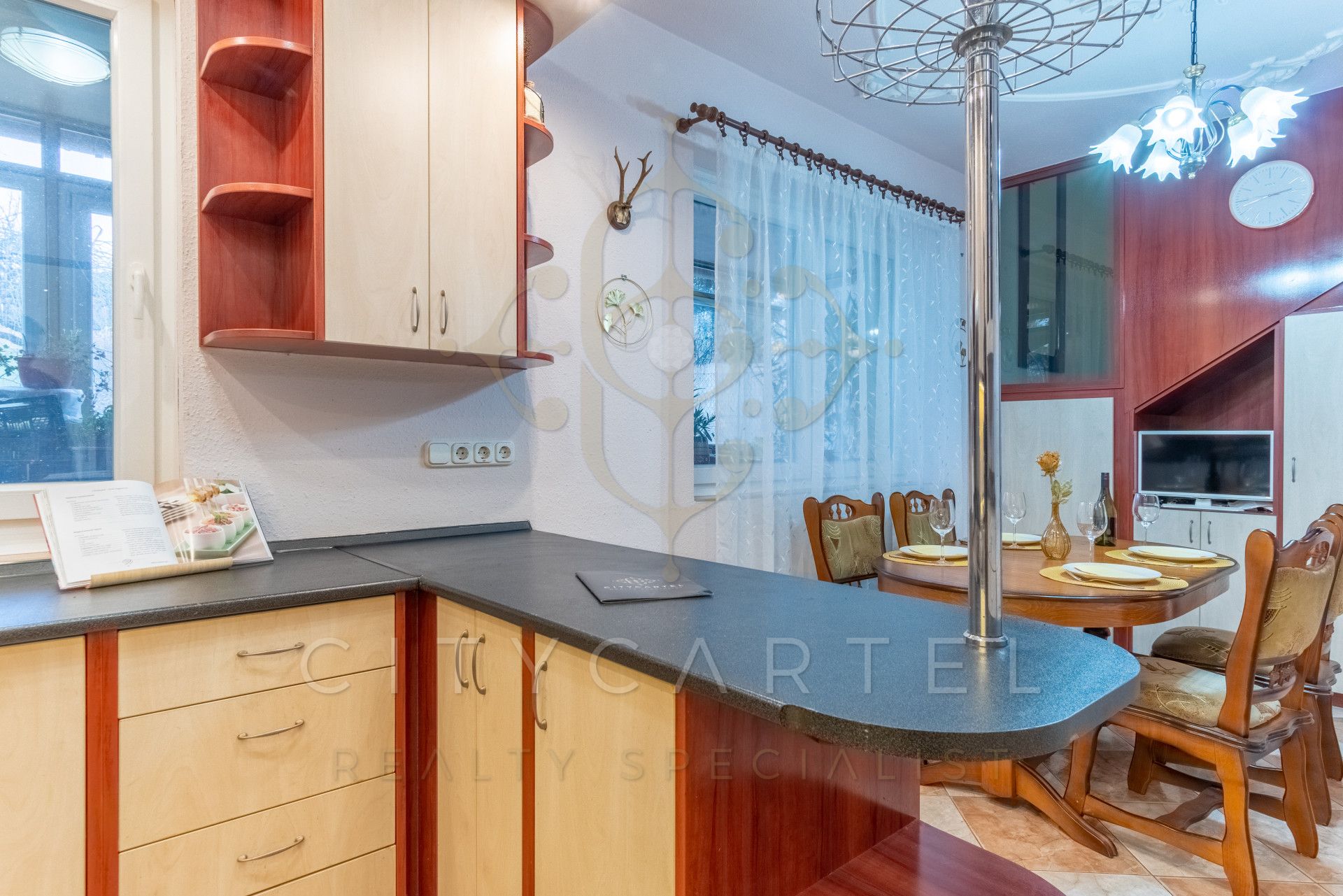 A fájl már létezik a célhelyen: import/kepek/vizjeles_4572614.jpg
For sale house Budapest, III. kerület  181 m<sup>2</sup> 179.9 millió Ft