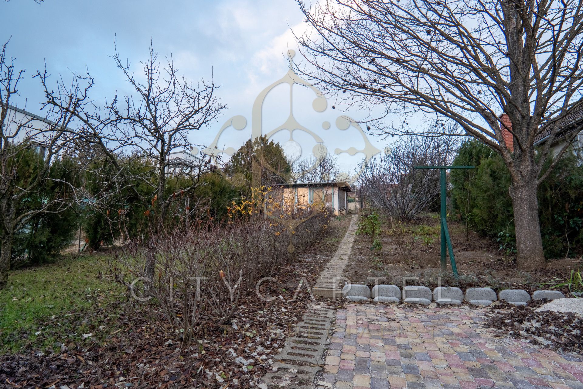 A fájl már létezik a célhelyen: import/kepek/vizjeles_4572625.jpg
For sale house Budapest, III. kerület  181 m<sup>2</sup> 179.9 millió Ft