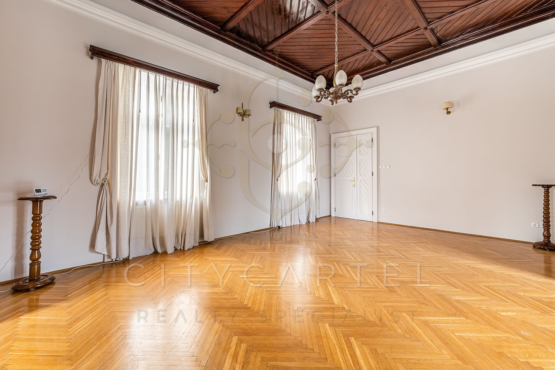 A fájl már létezik a célhelyen: import/kepek/vizjeles_4581630.jpg
For sale Villa, castle, mansion Budapest, XII. kerület  400 m<sup>2</sup> 4500000 EUR