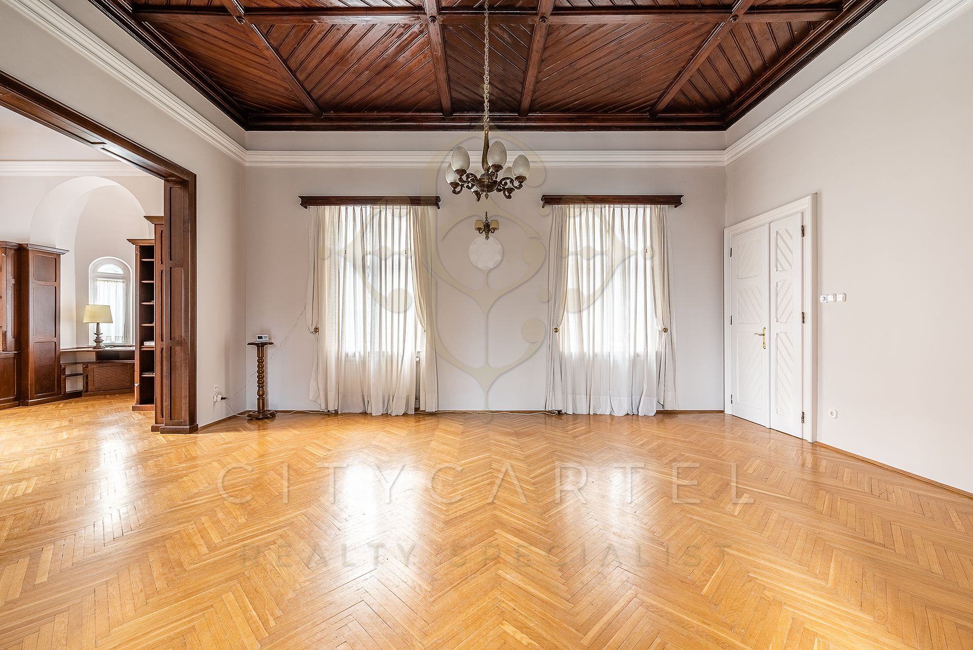 A fájl már létezik a célhelyen: import/kepek/vizjeles_4581632.jpg
For sale Villa, castle, mansion Budapest, XII. kerület  400 m<sup>2</sup> 4500000 EUR