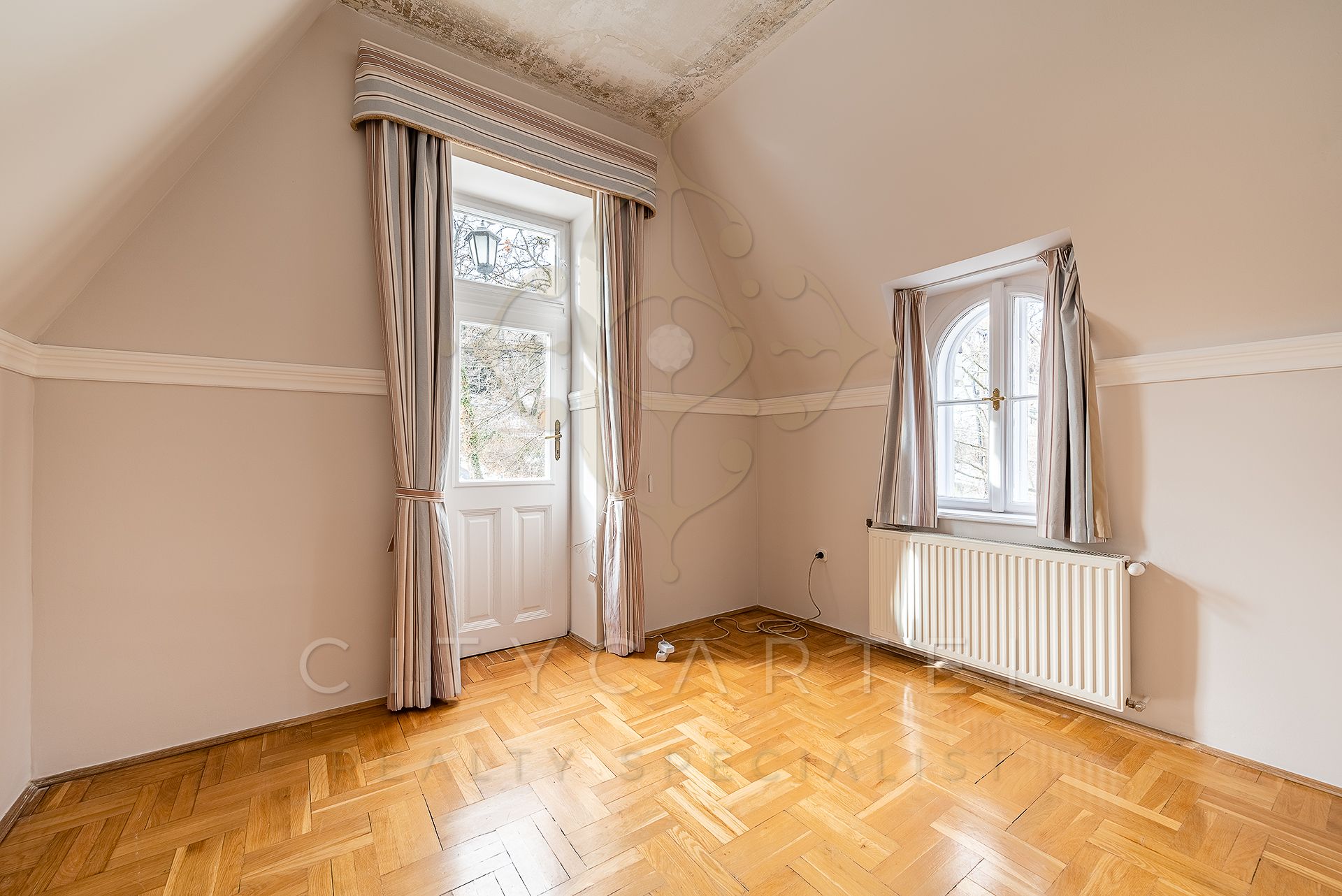 A fájl már létezik a célhelyen: import/kepek/vizjeles_4581650.jpg
For sale Villa, castle, mansion Budapest, XII. kerület  400 m<sup>2</sup> 4500000 EUR