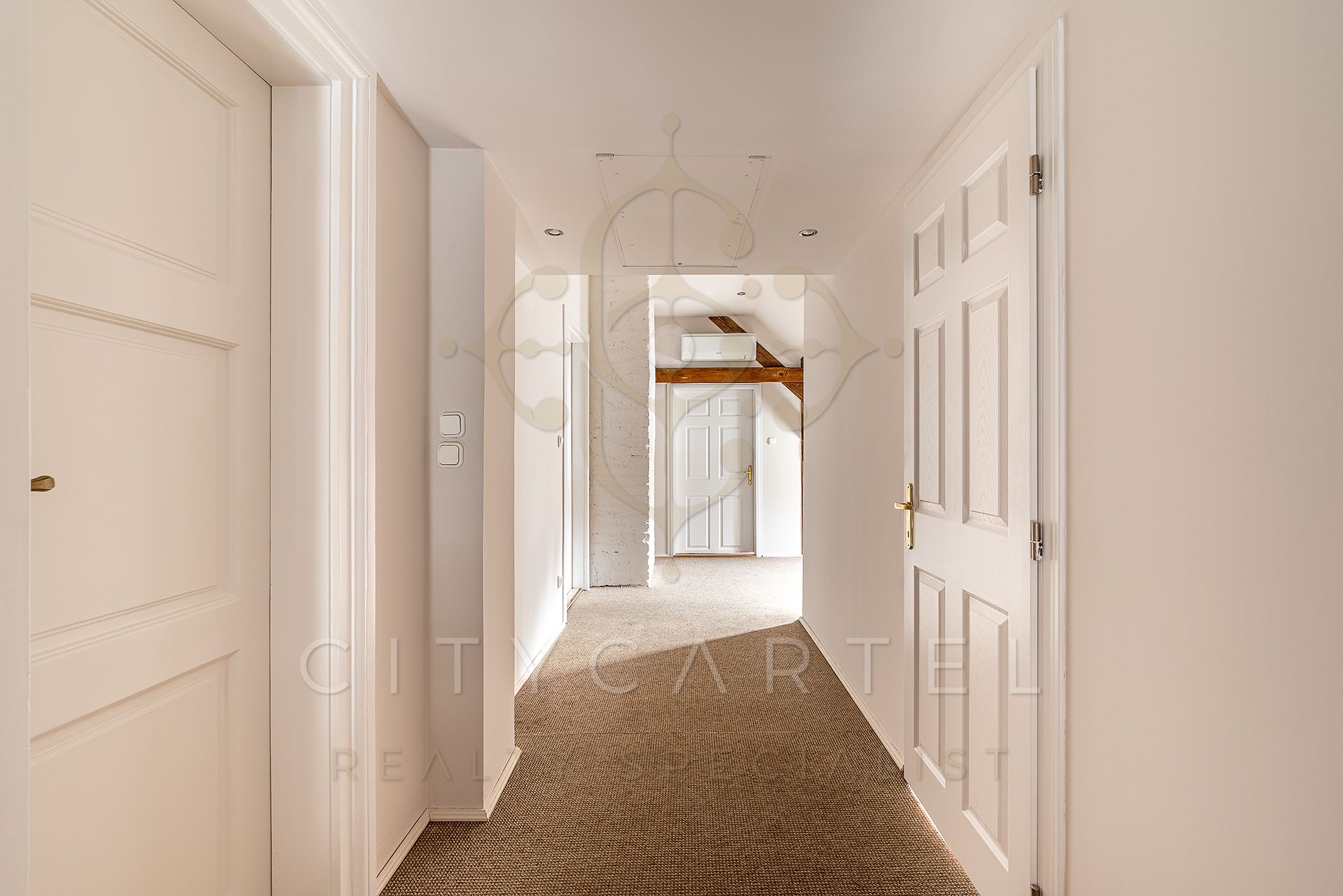 A fájl már létezik a célhelyen: import/kepek/vizjeles_4581651.jpg
For sale Villa, castle, mansion Budapest, XII. kerület  400 m<sup>2</sup> 4500000 EUR